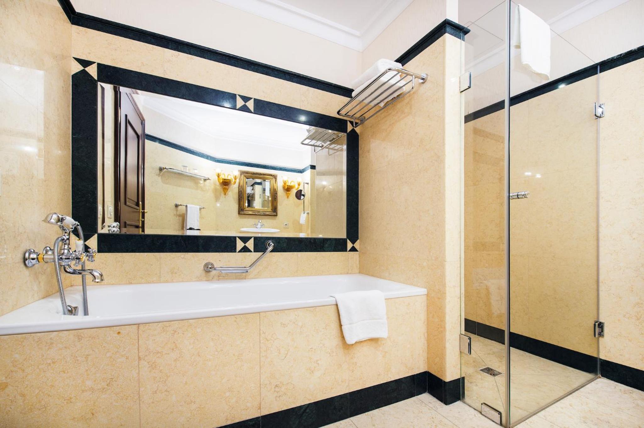 Romantic Suite - Photo 9