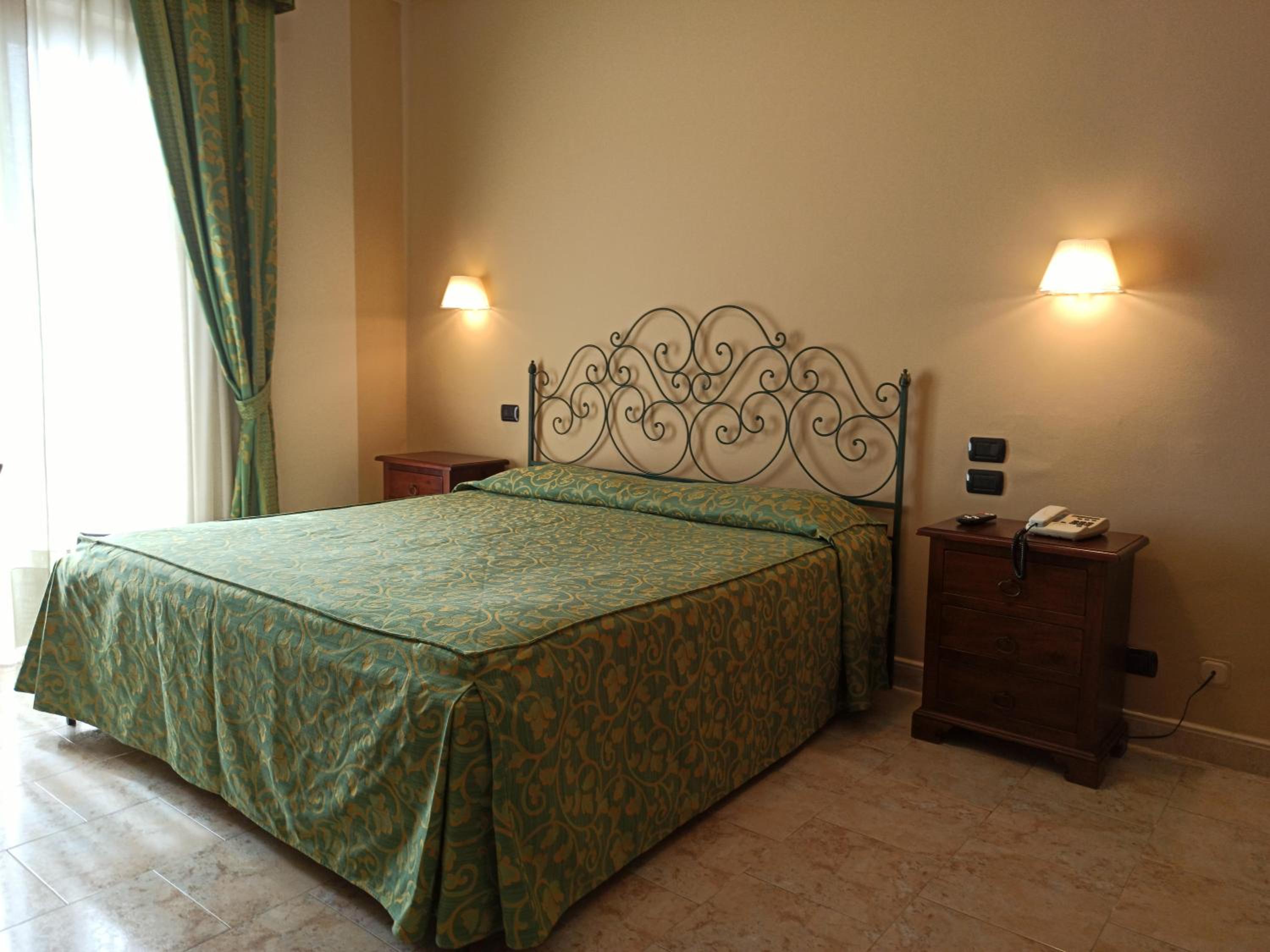 Double Room - Photo 1