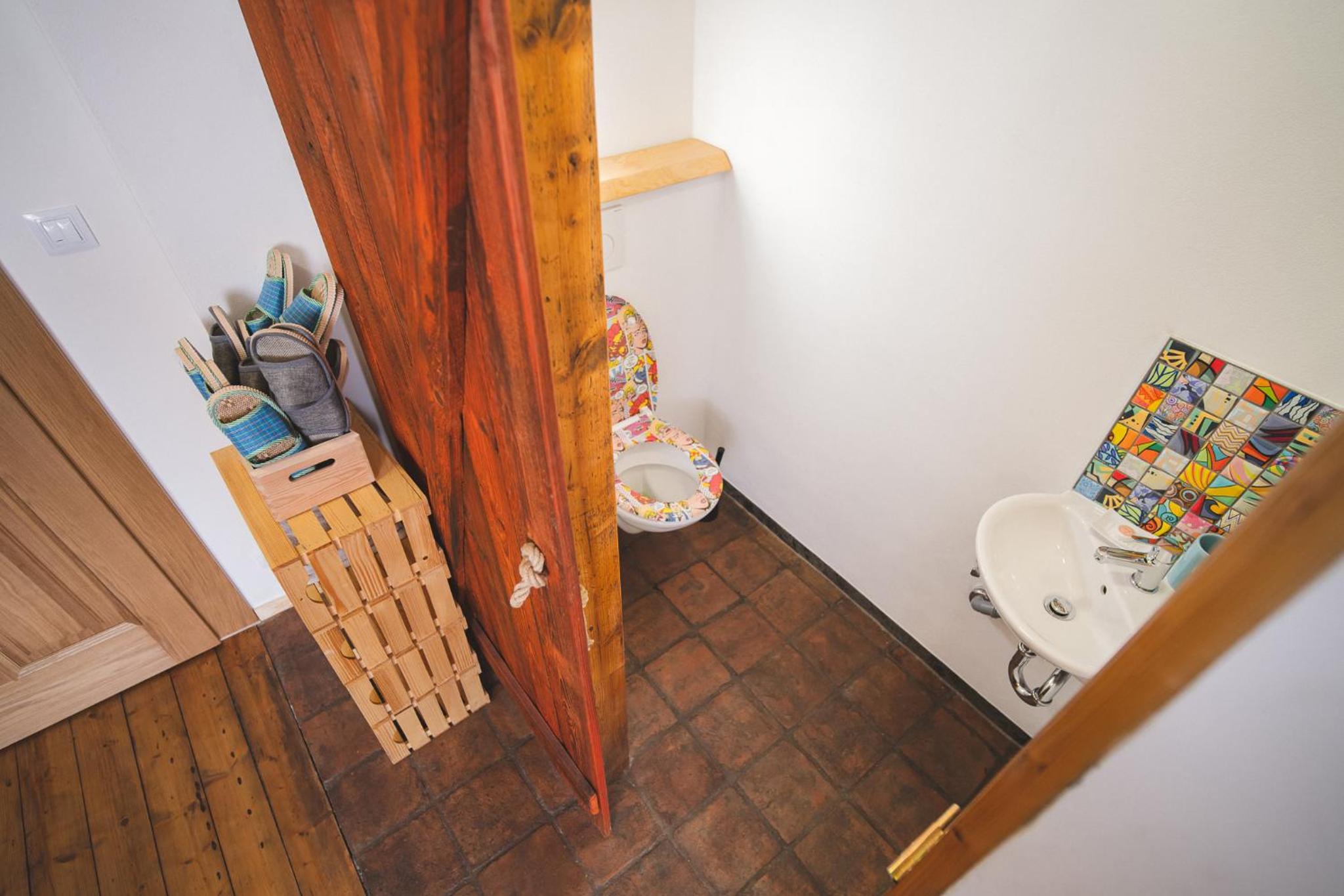 One-Bedroom Apartment - Photo 7