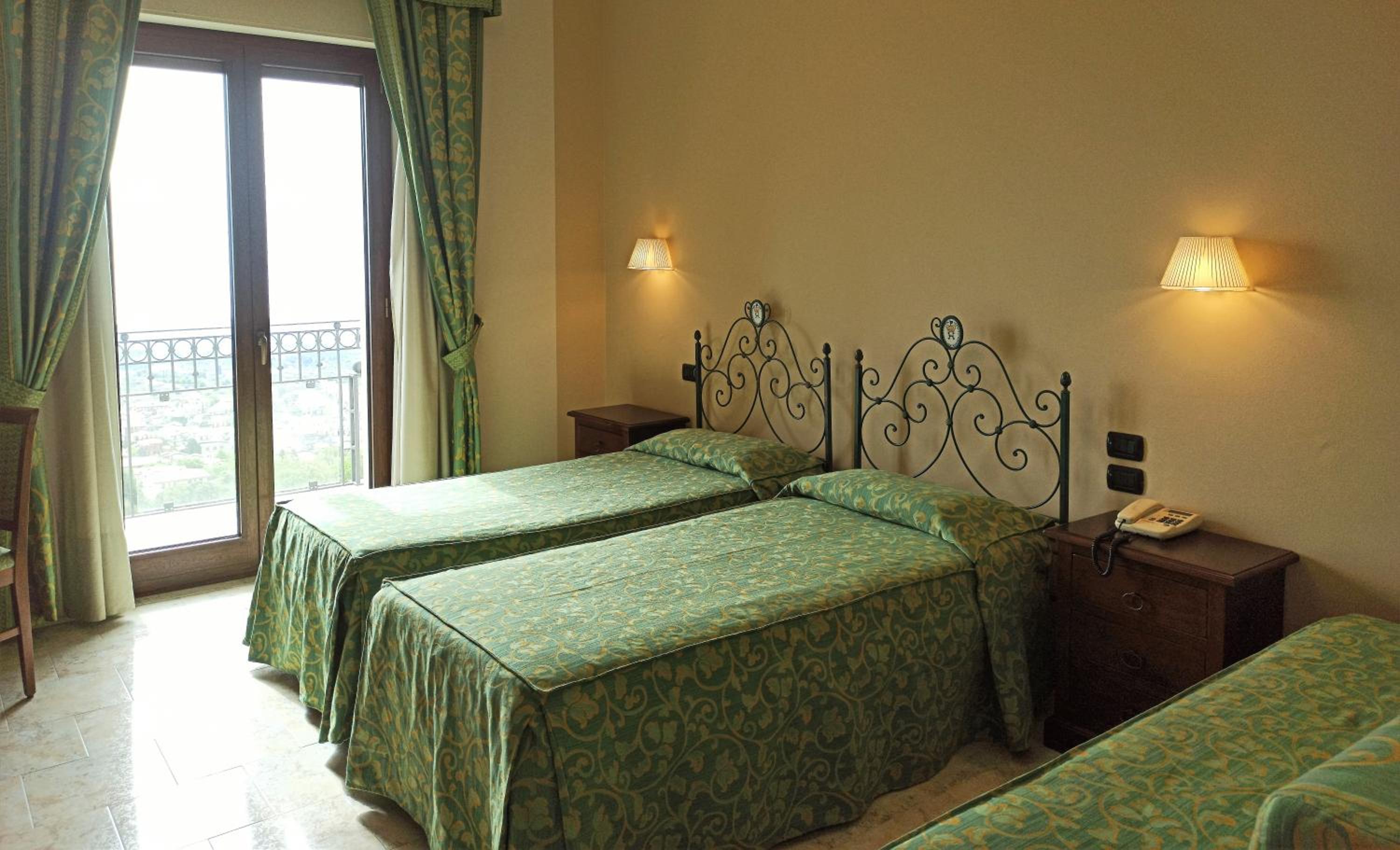 Double Room - Photo 2
