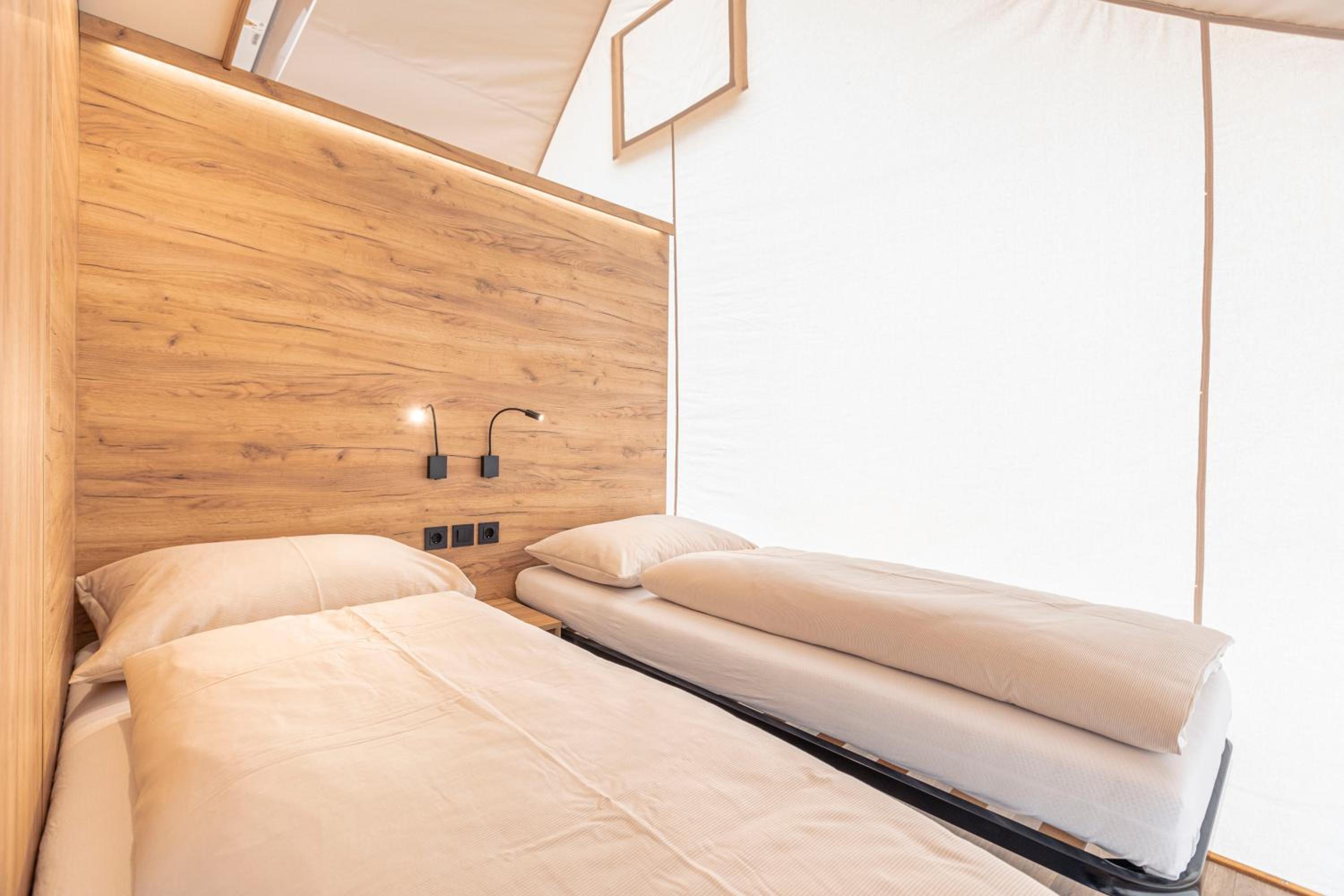Luxury tent Safari for 6 people photo 3