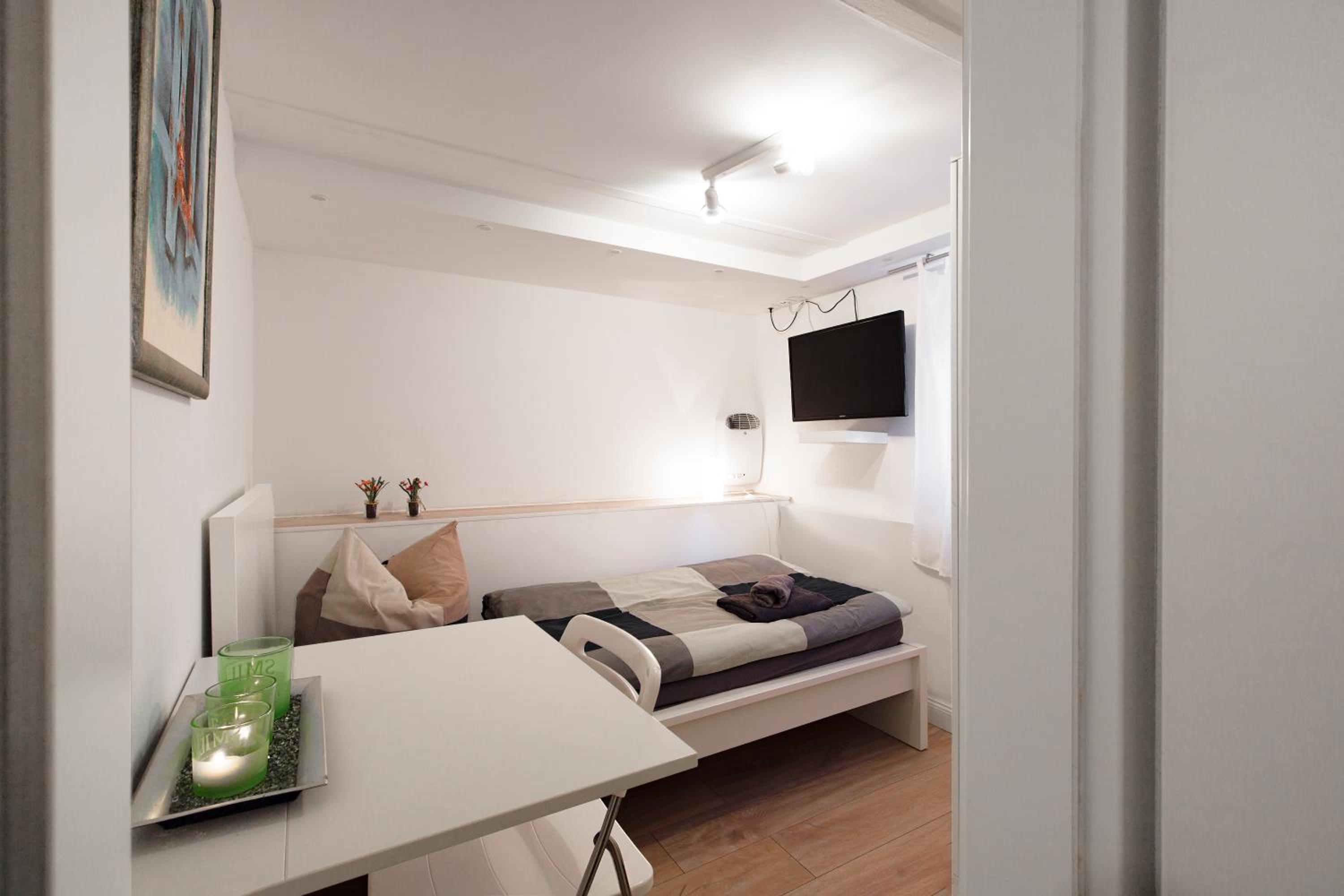 Standard Double Room with Shared Bathroom photo 1