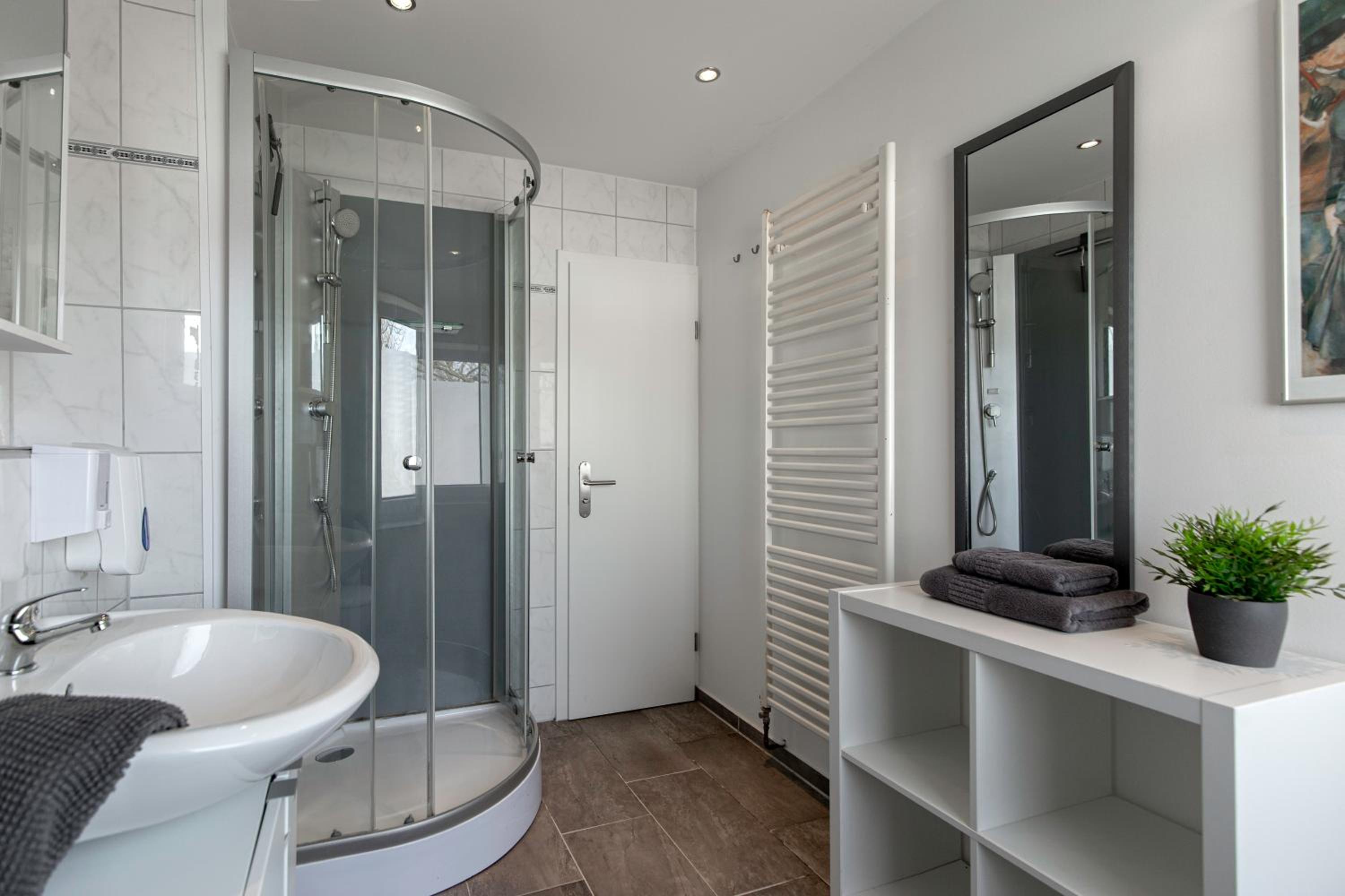 Single Room with Shared Bathroom photo 3
