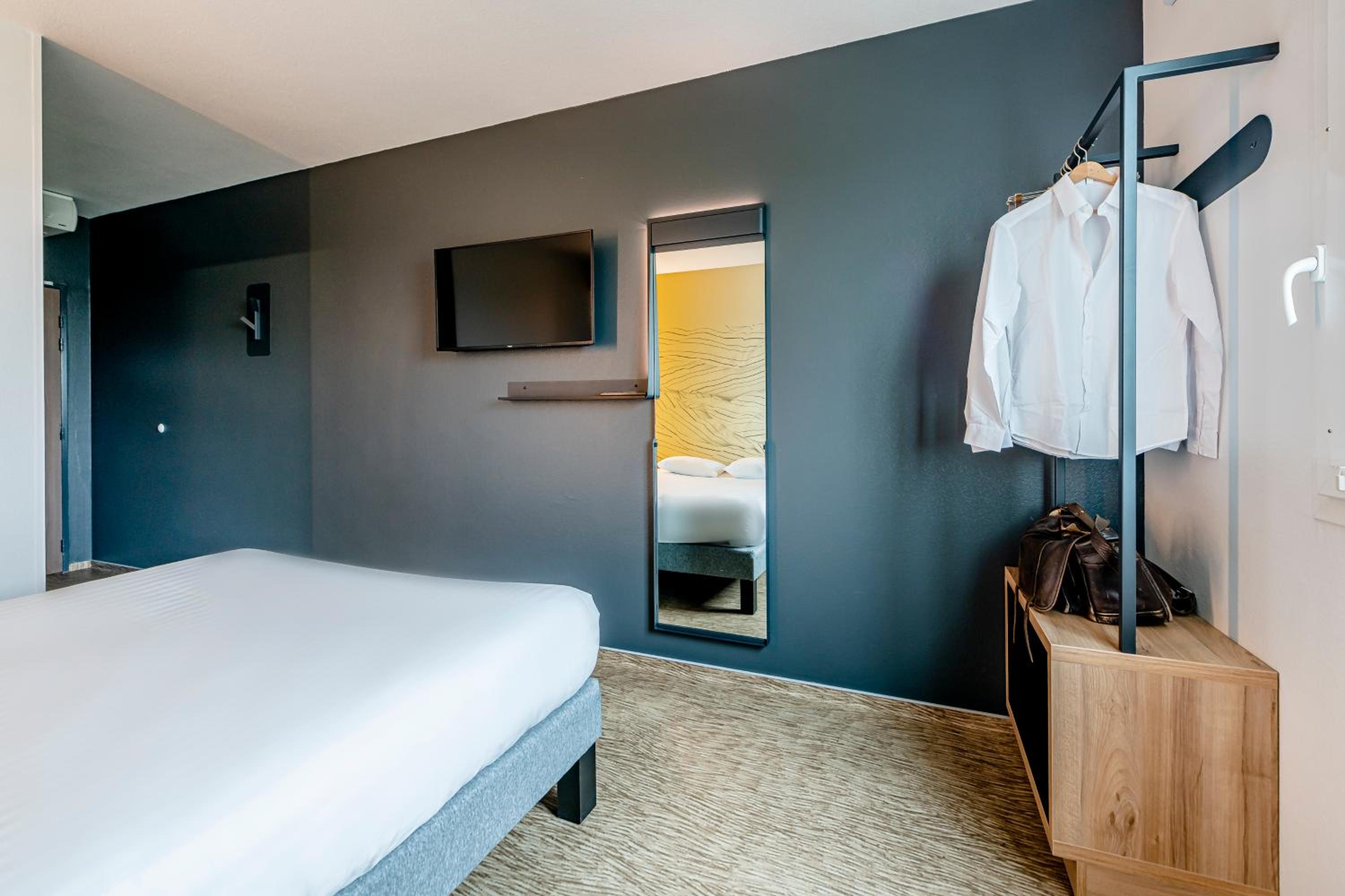 Double Room - Disability Access photo 2