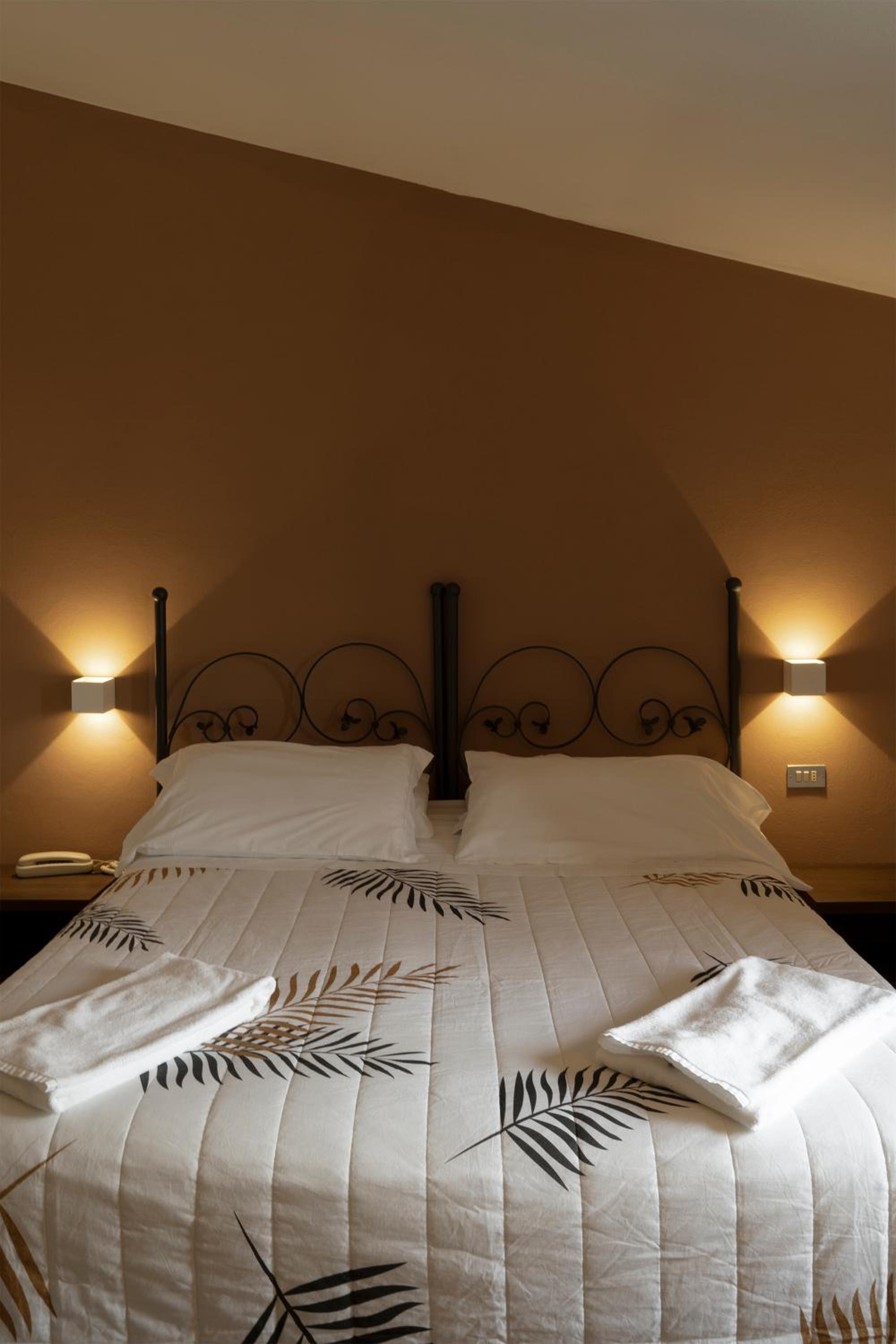 Double Room - Photo 3