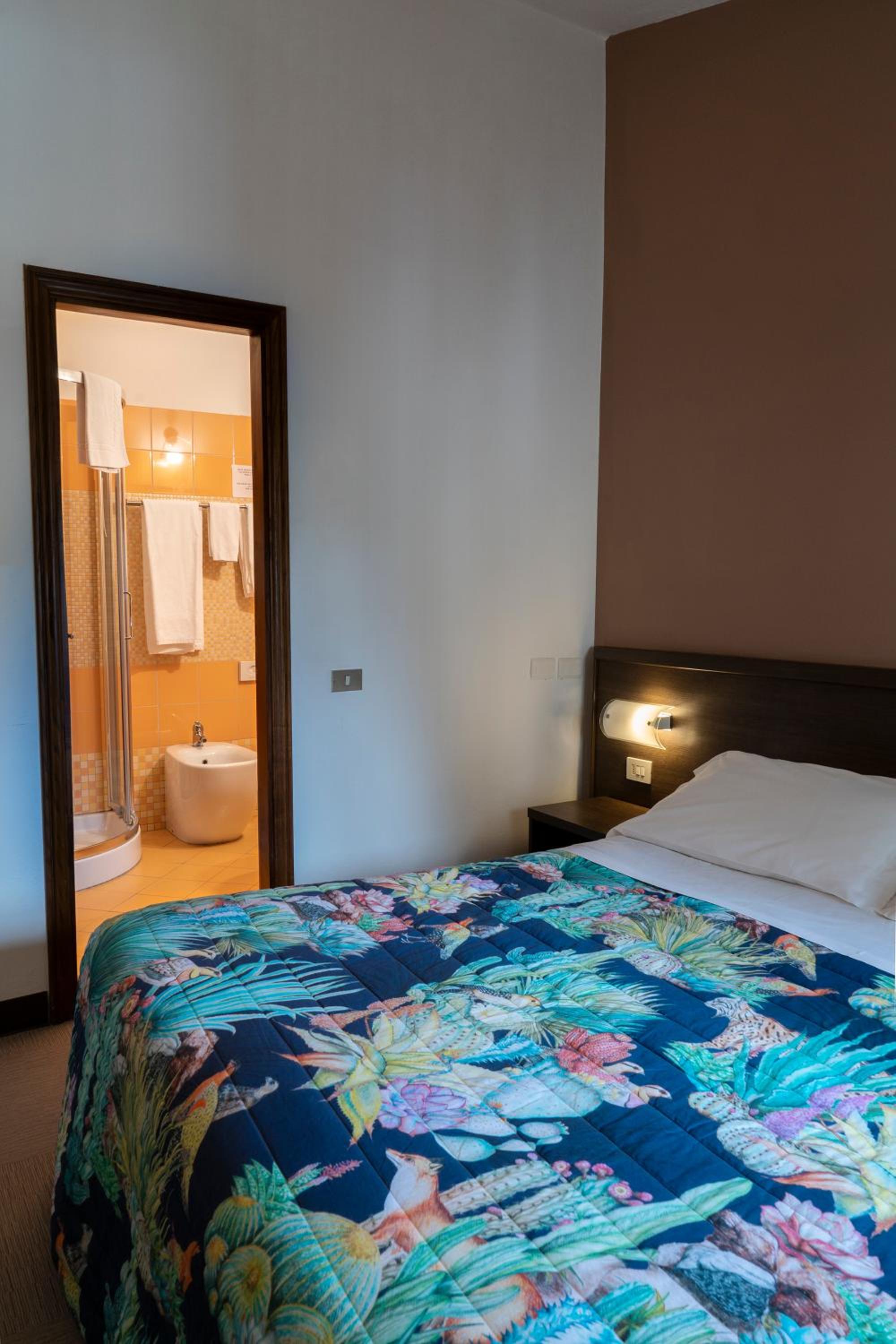 Double Room - Photo 7