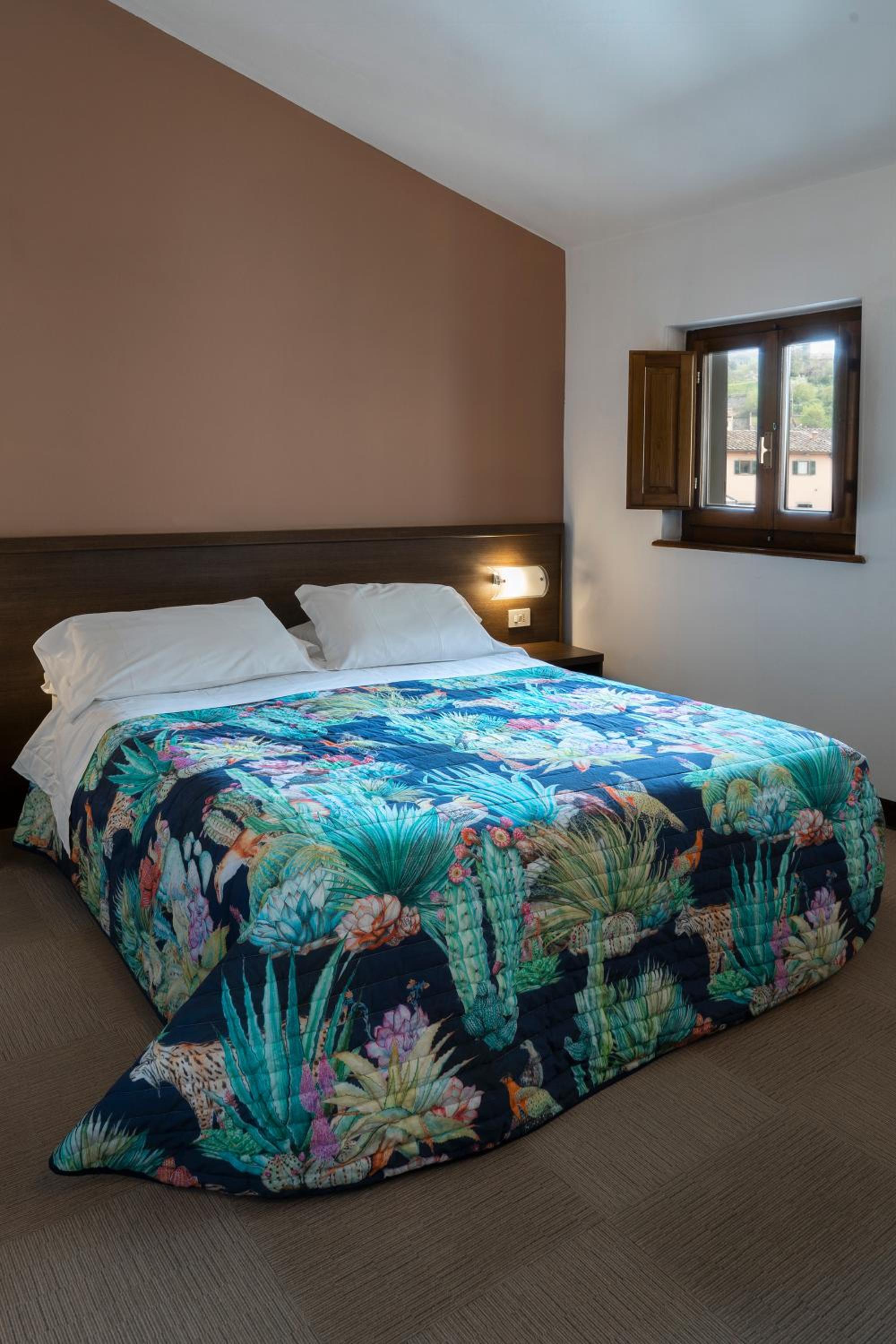Double Room - Photo 5