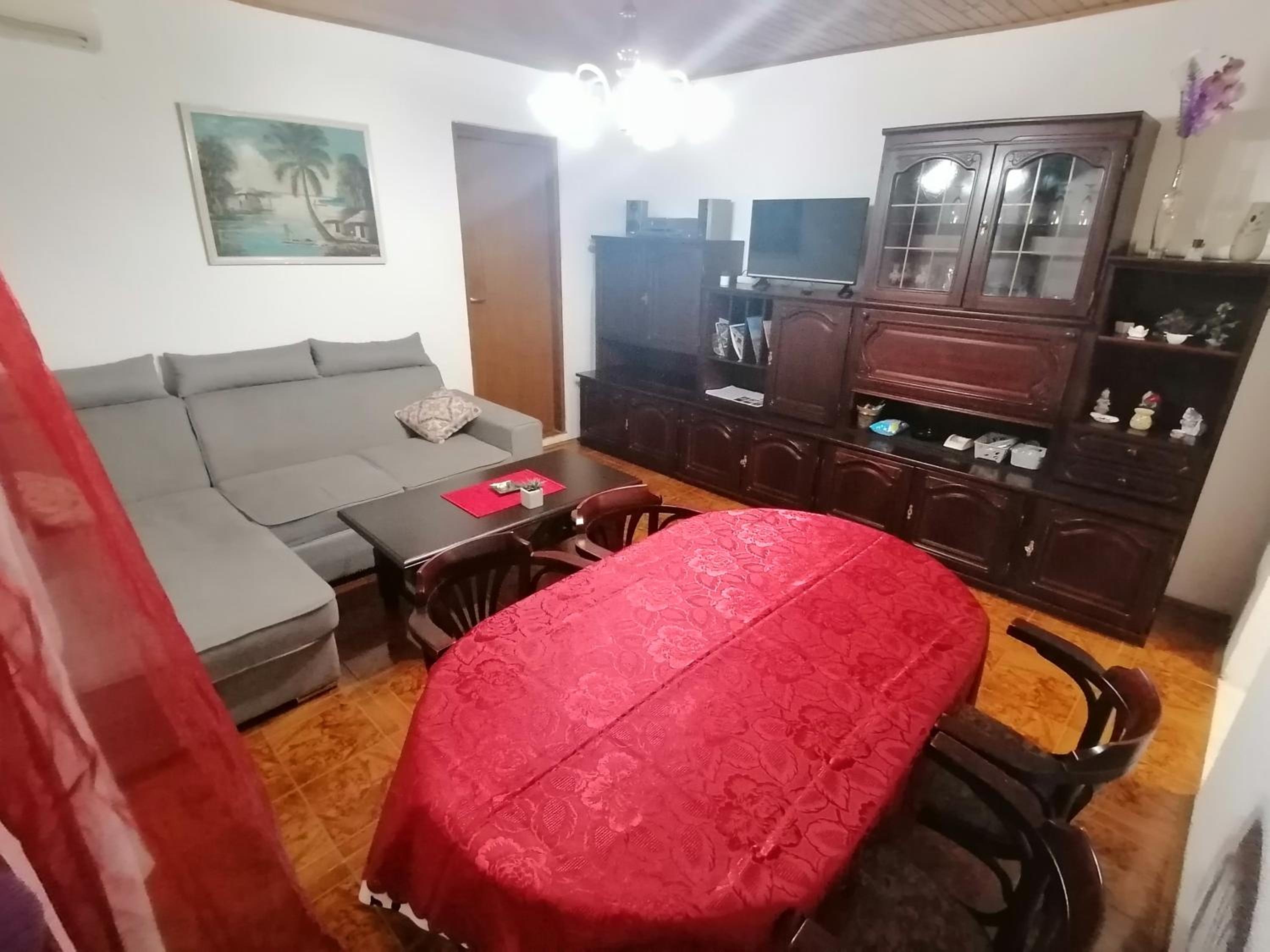One-Bedroom Apartment - Photo 4