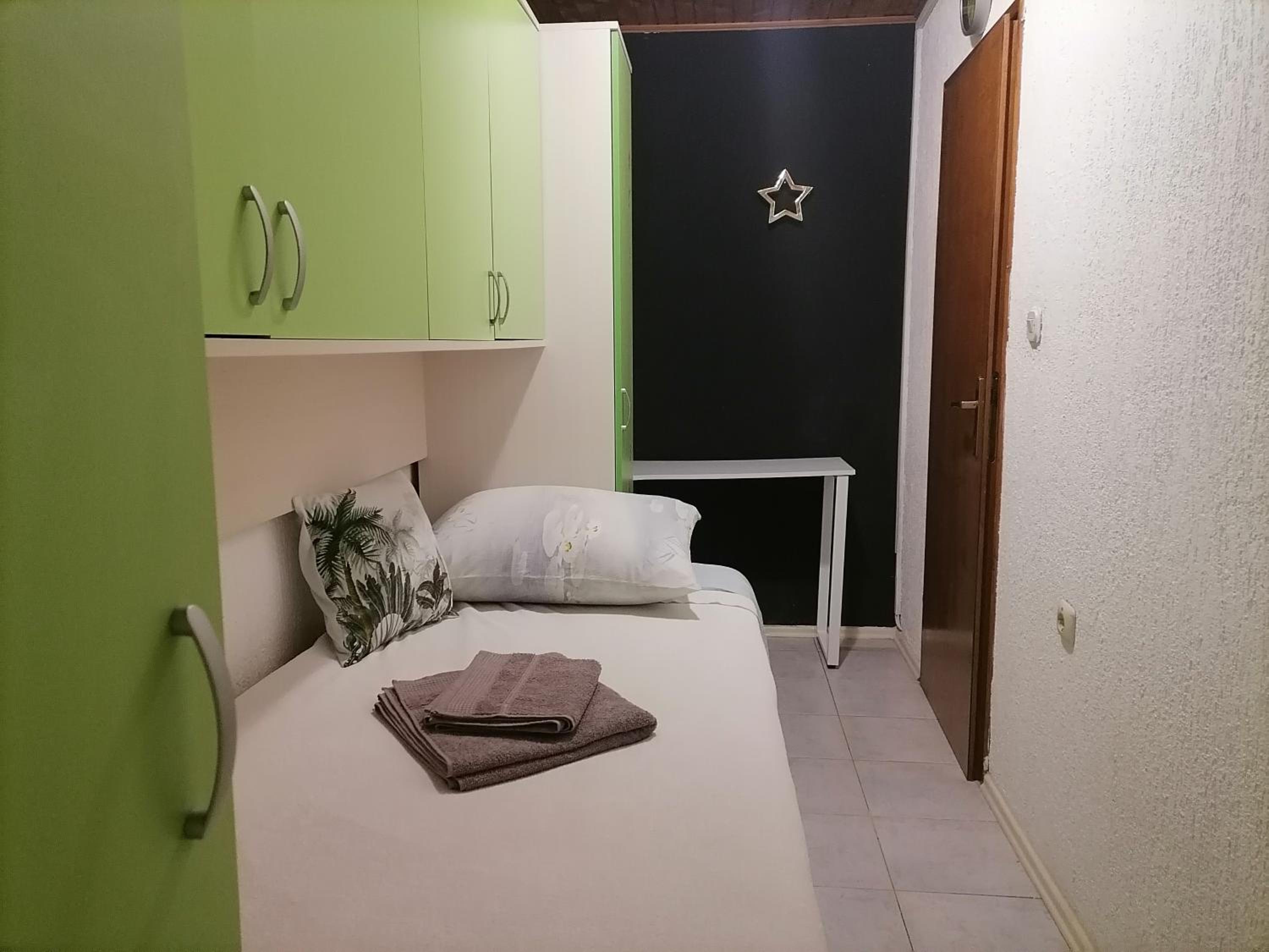 One-Bedroom Apartment - Photo 6