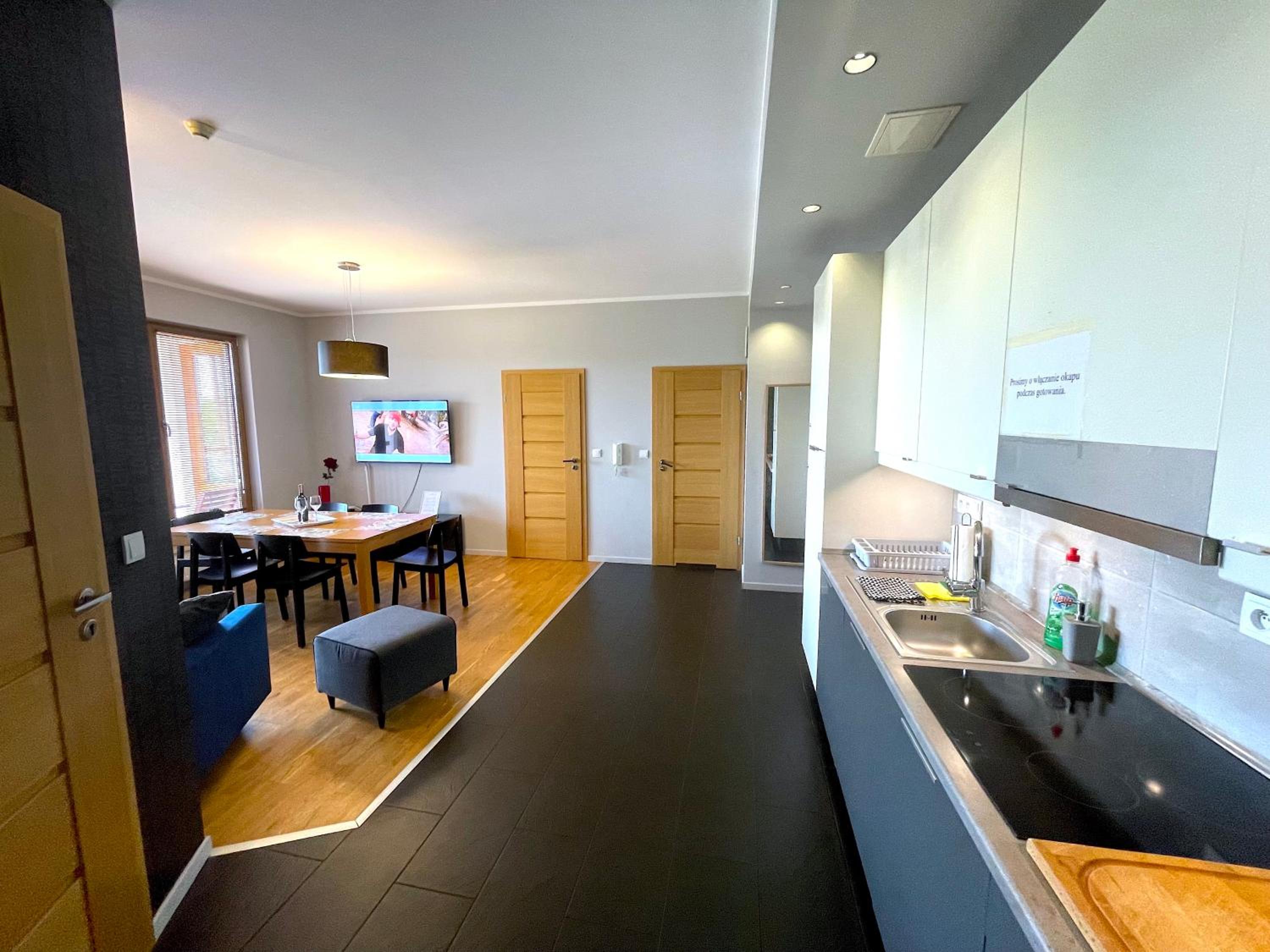 Three-Bedroom Apartment (1 - 10 Adults) - Photo 79