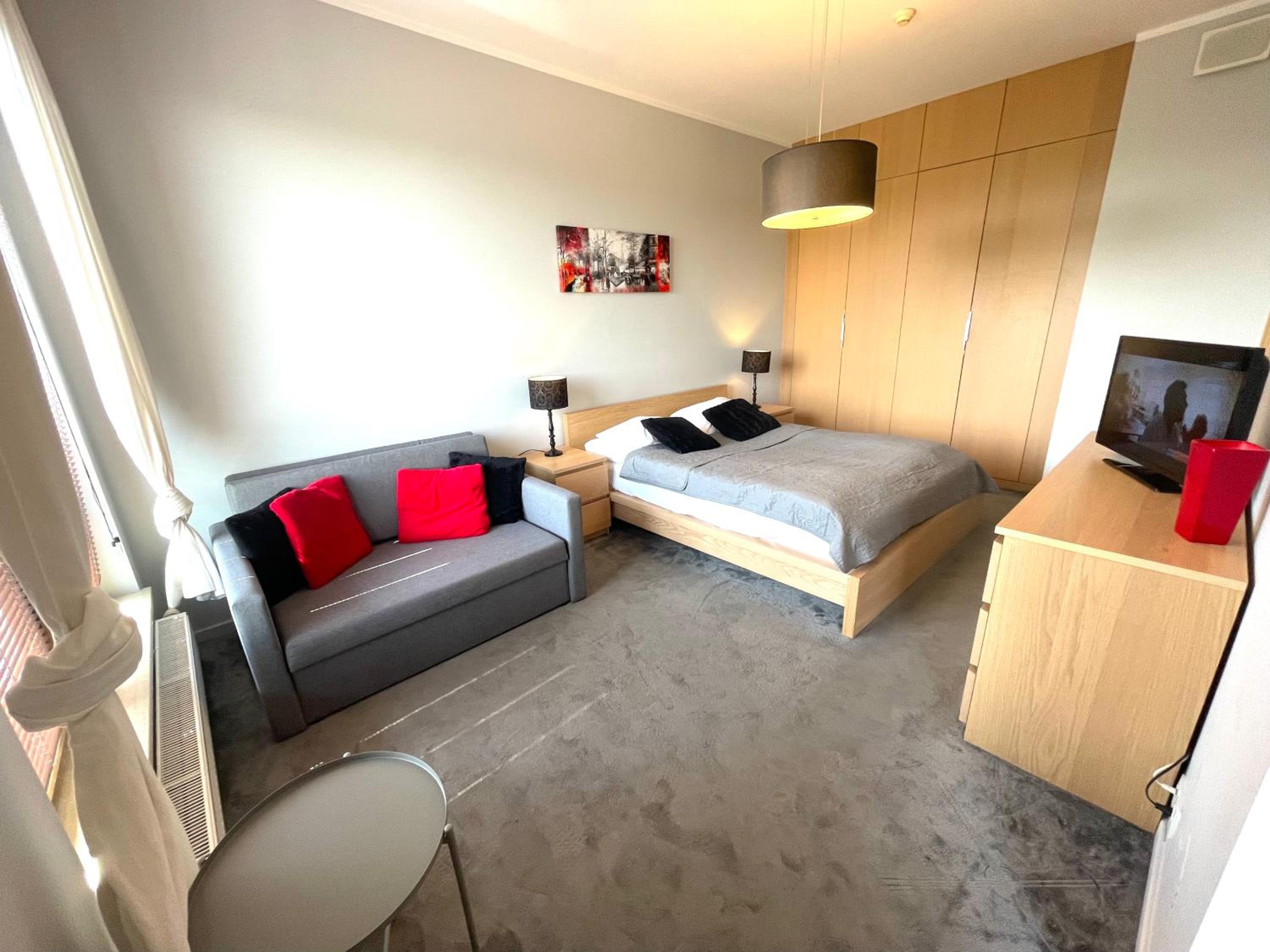 Three-Bedroom Apartment (1 - 10 Adults) - Photo 3