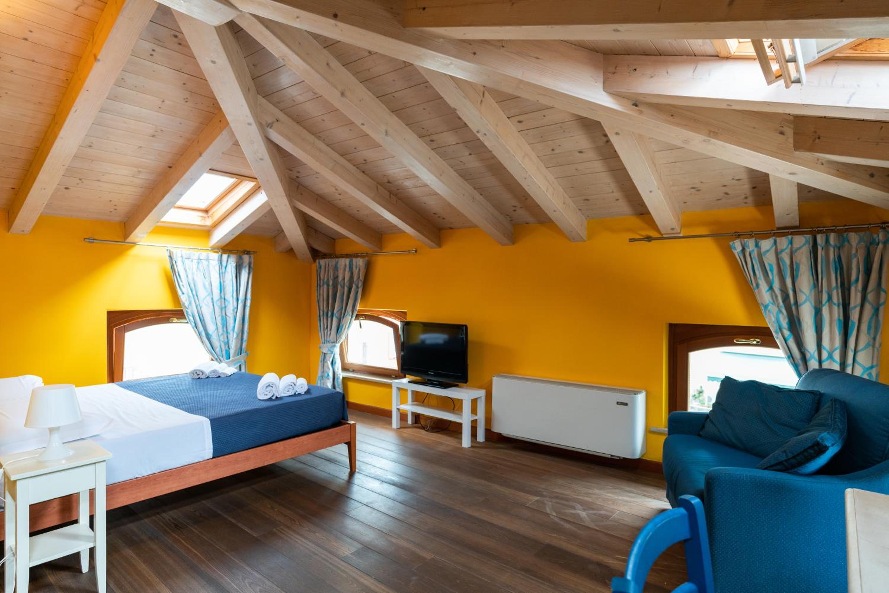 Standard Double Room photo 3