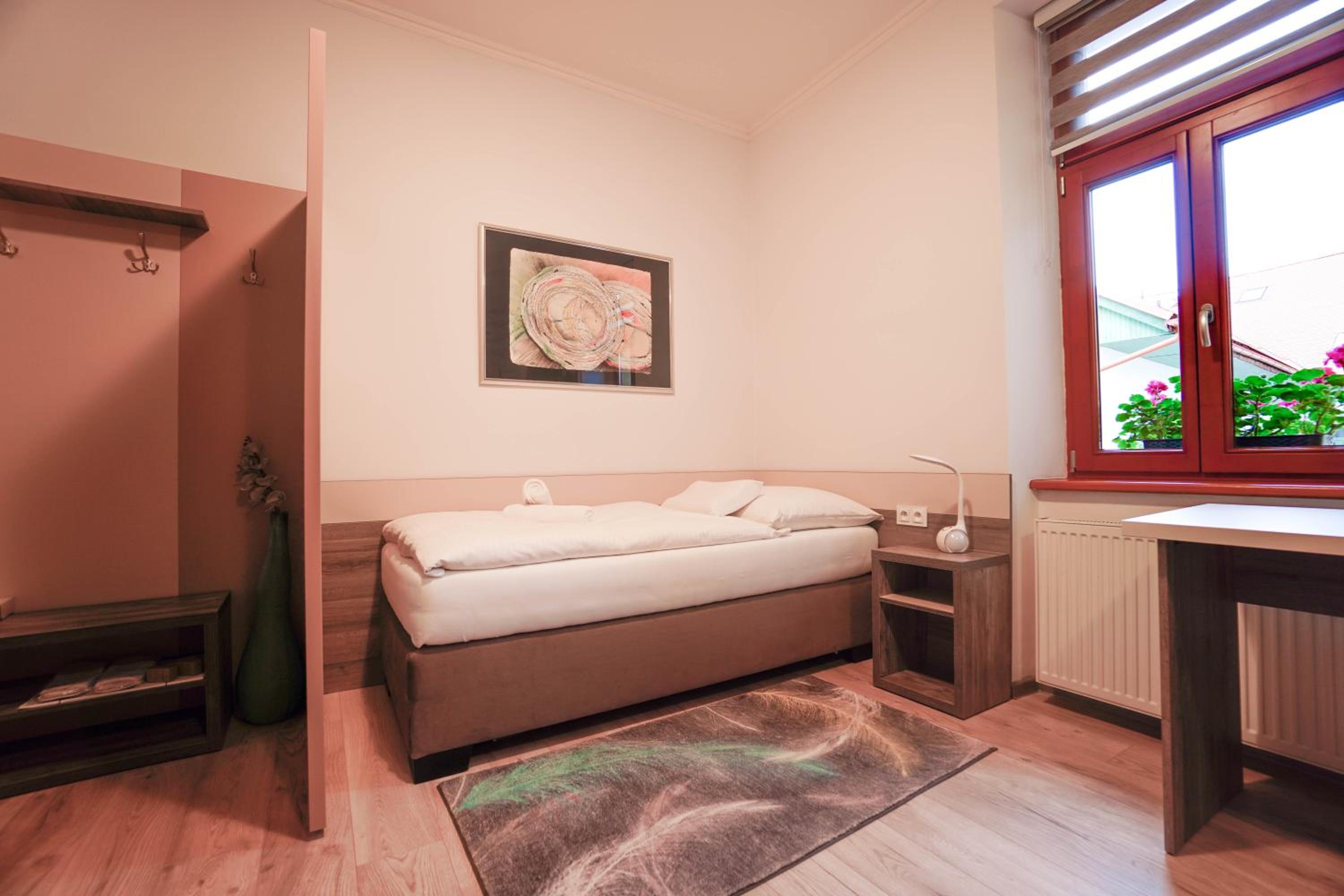 Business Double Room - Photo 3