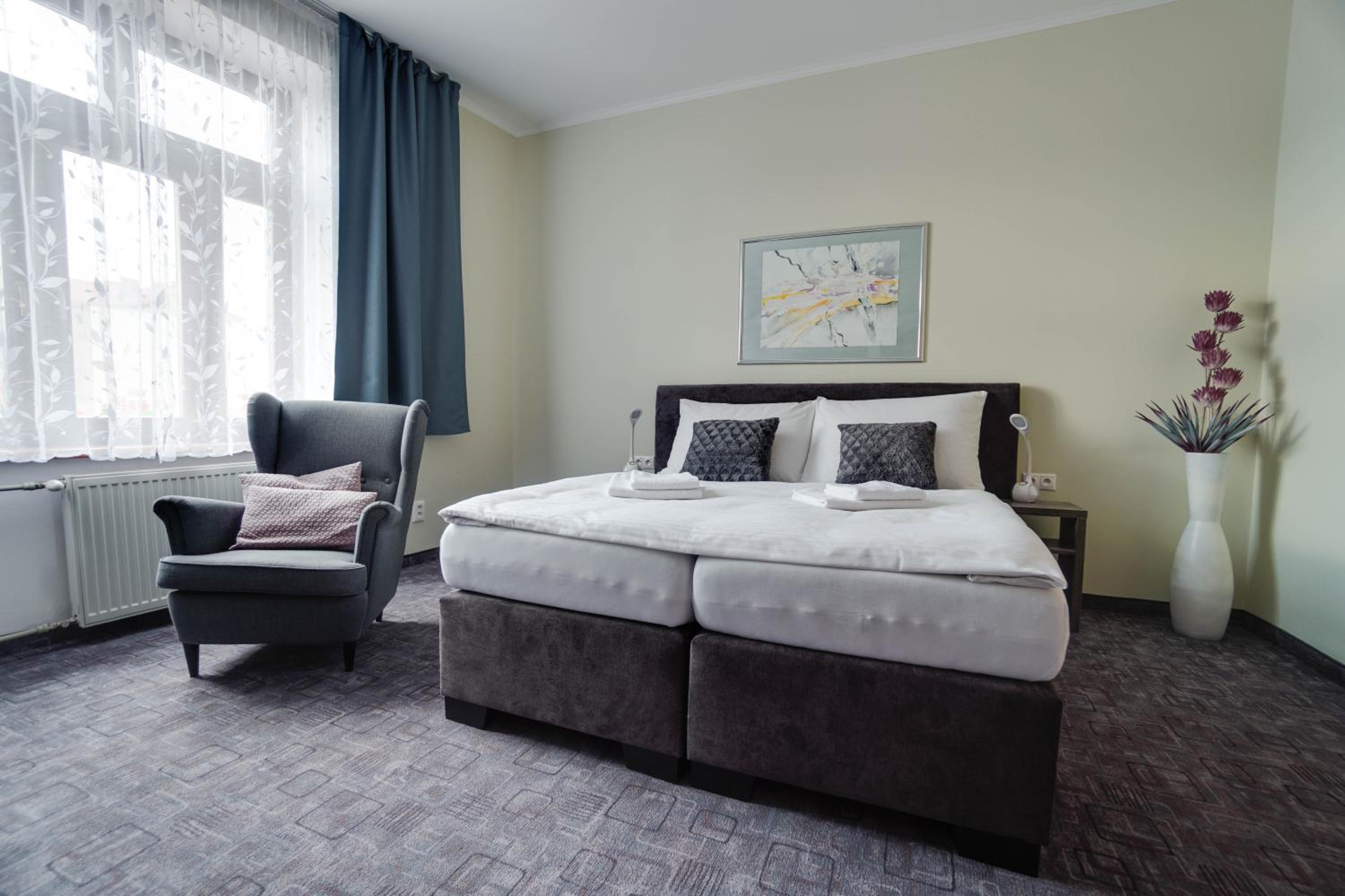 Business Double Room - Photo 10