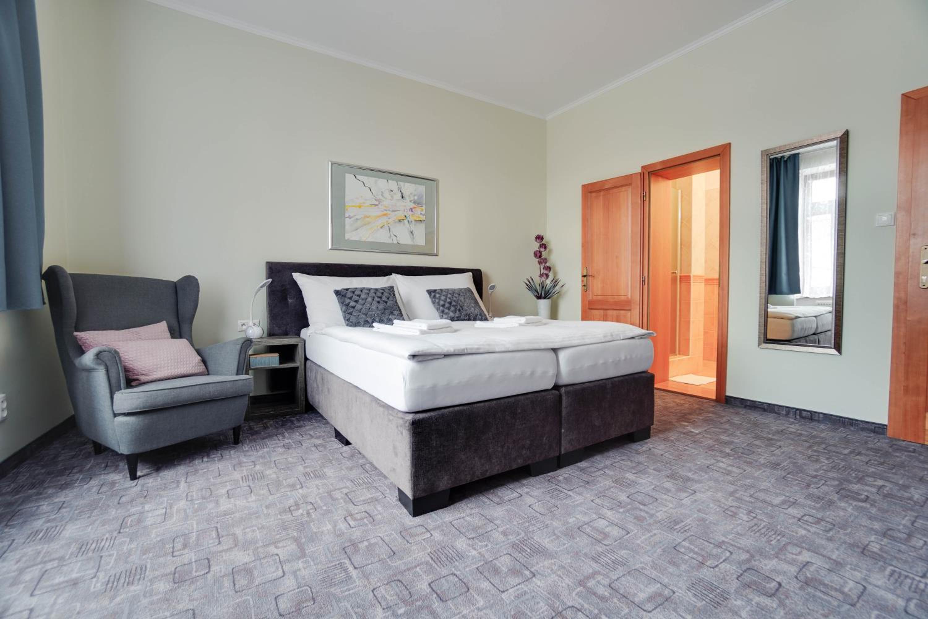 Business Double Room - Photo 4