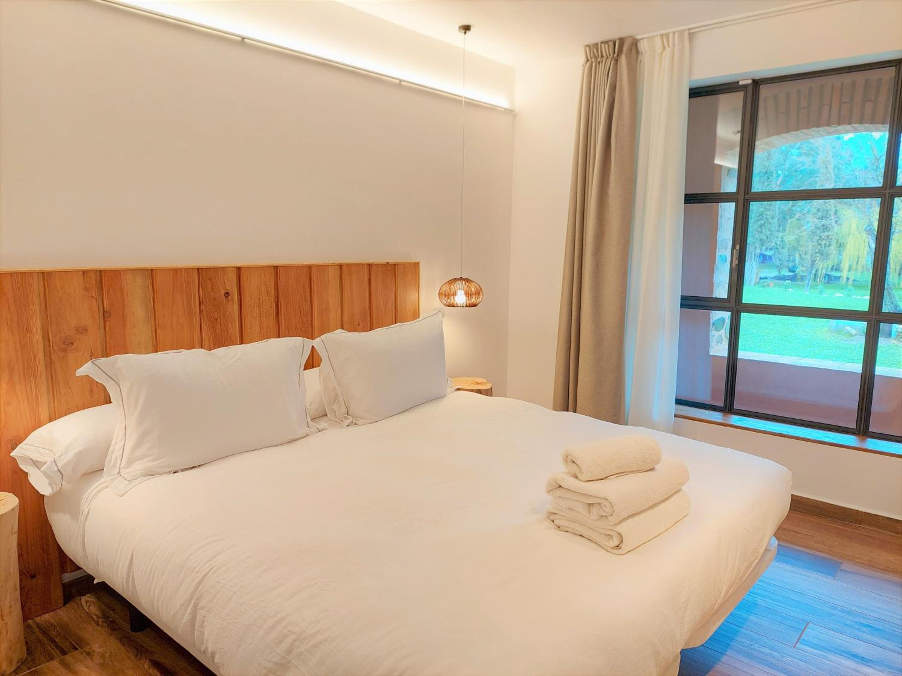 Deluxe Room - Photo 3
