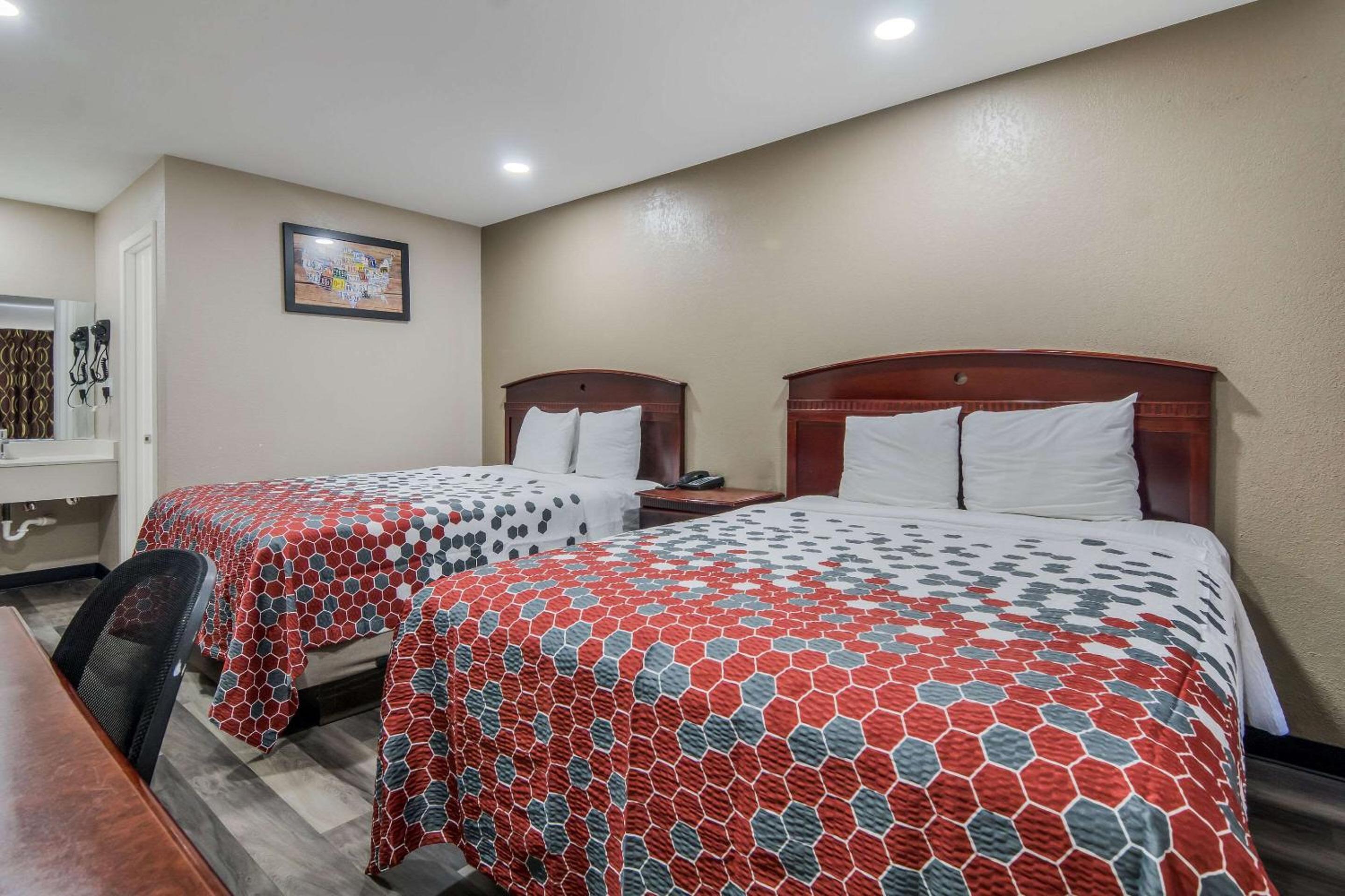 Double Room with Two Double Beds - Smoking
