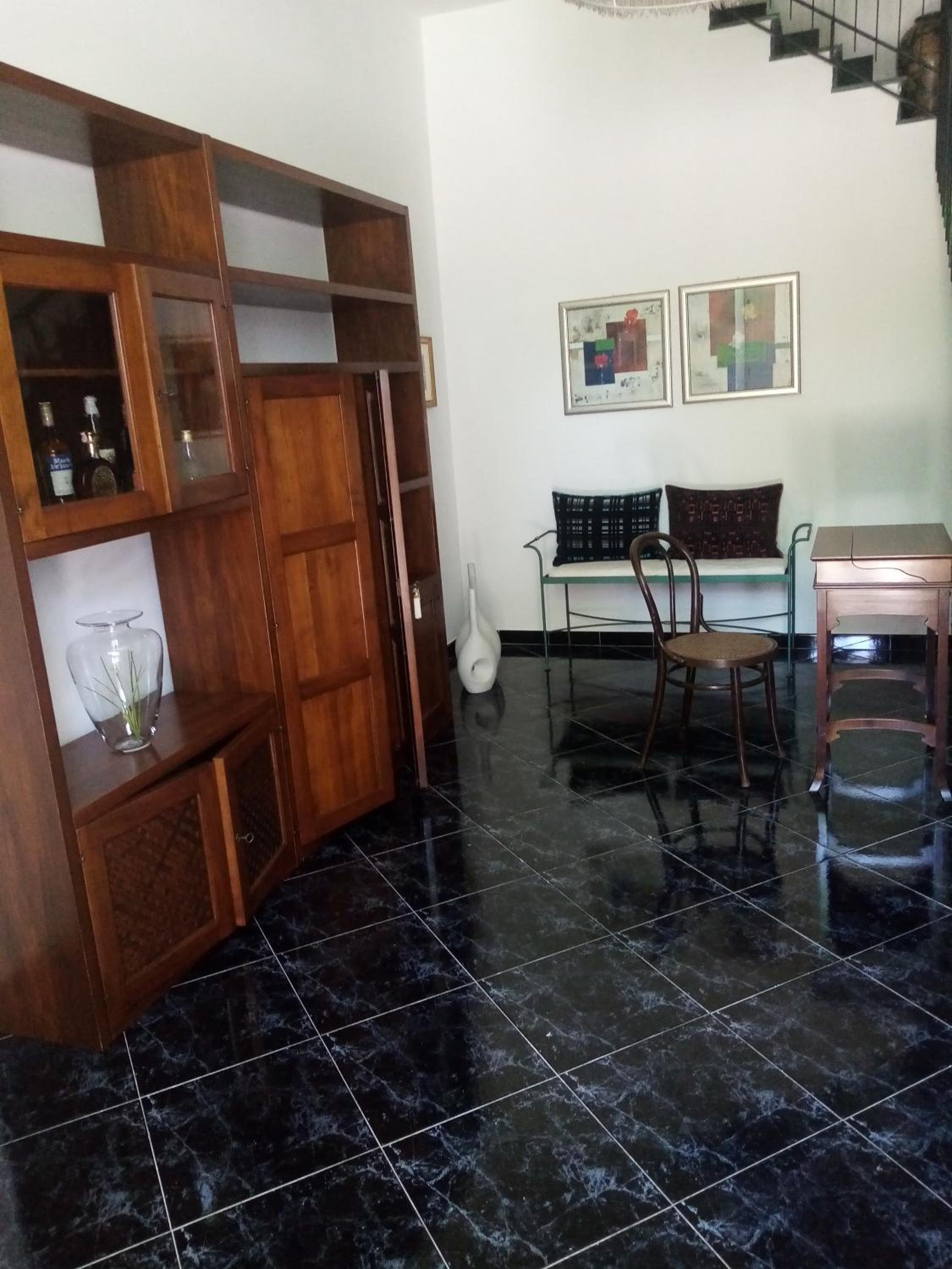 Large Double Room - Photo 8
