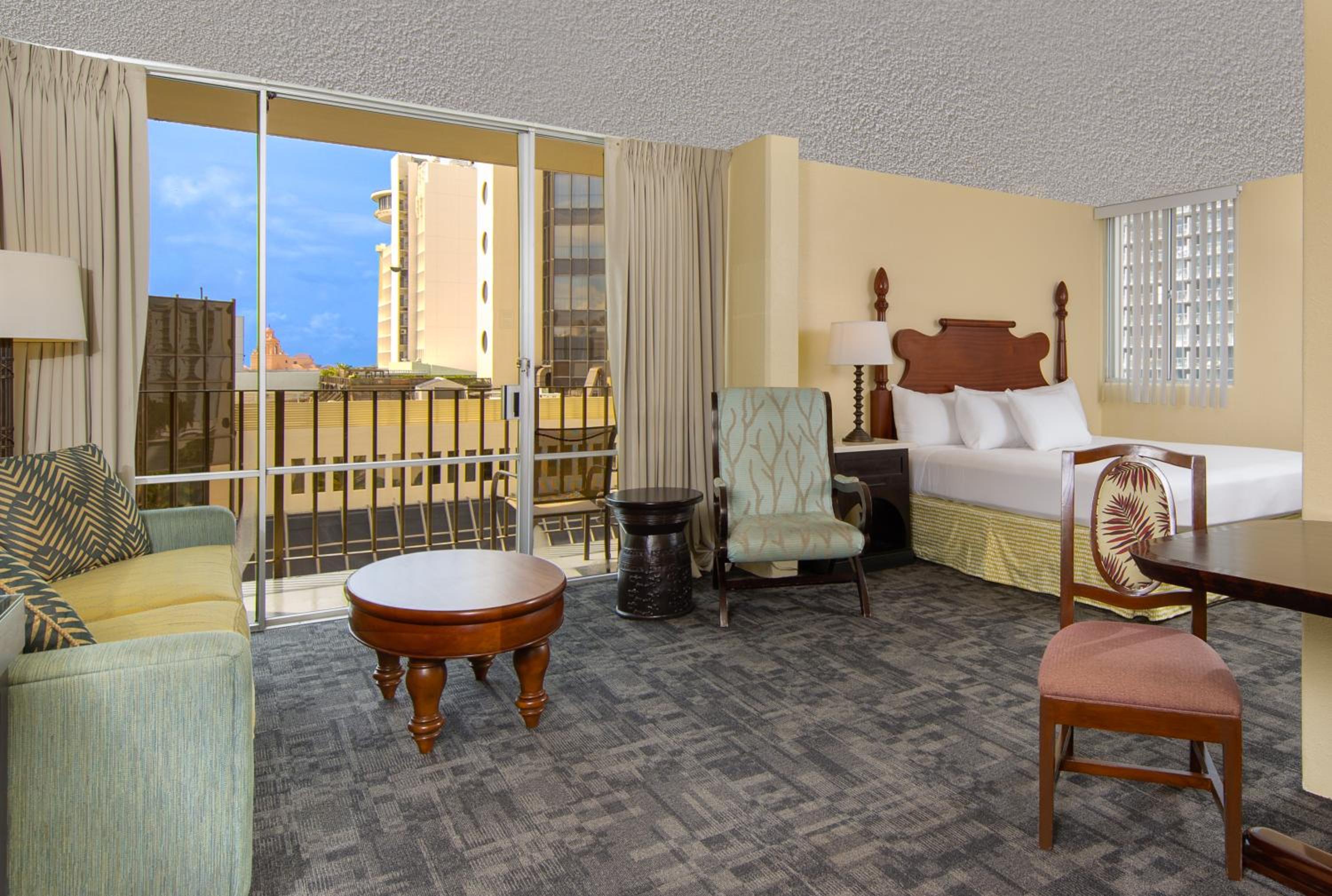 City View Suite Two Beds with Kitchen
