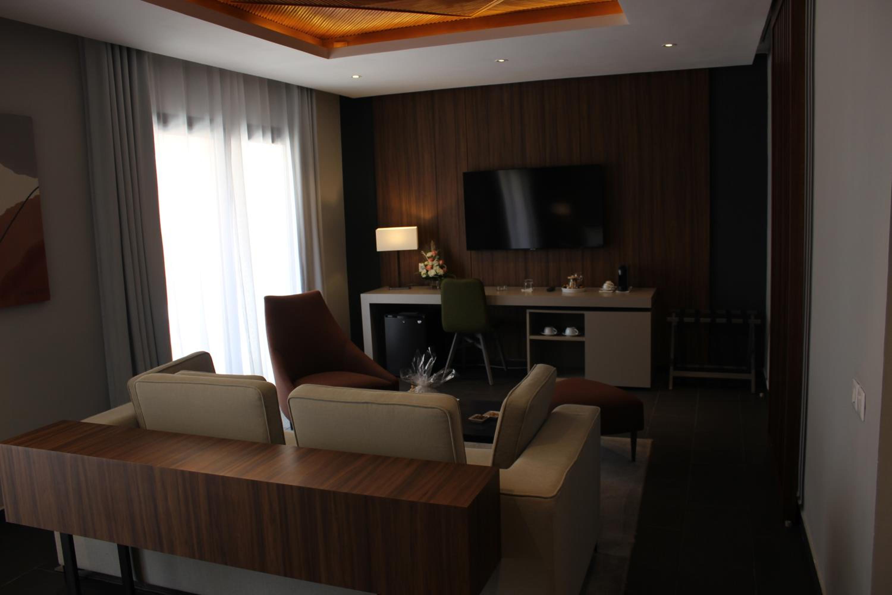 Deluxe Suite - Photo 2