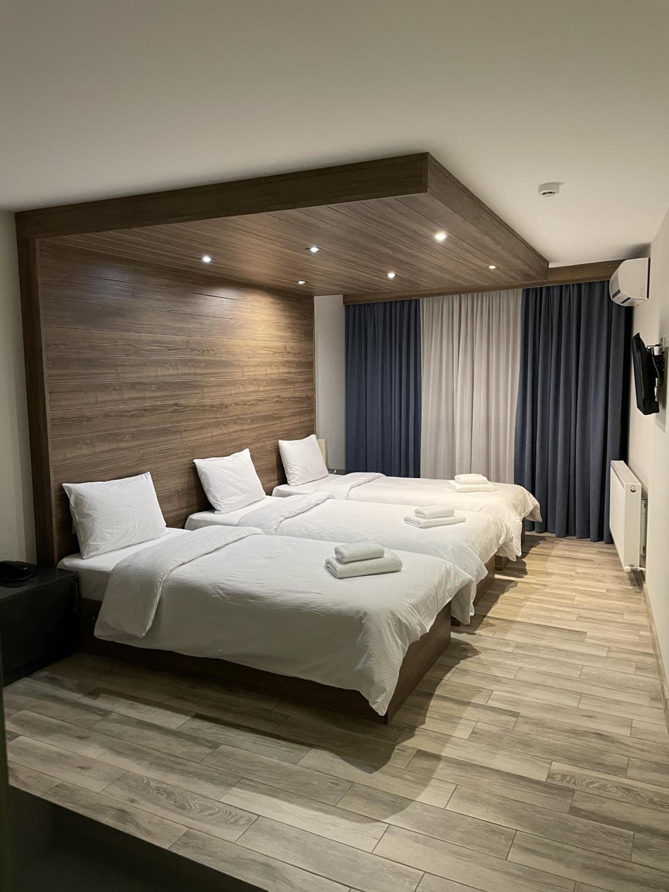 Standard Triple Room - Photo 3