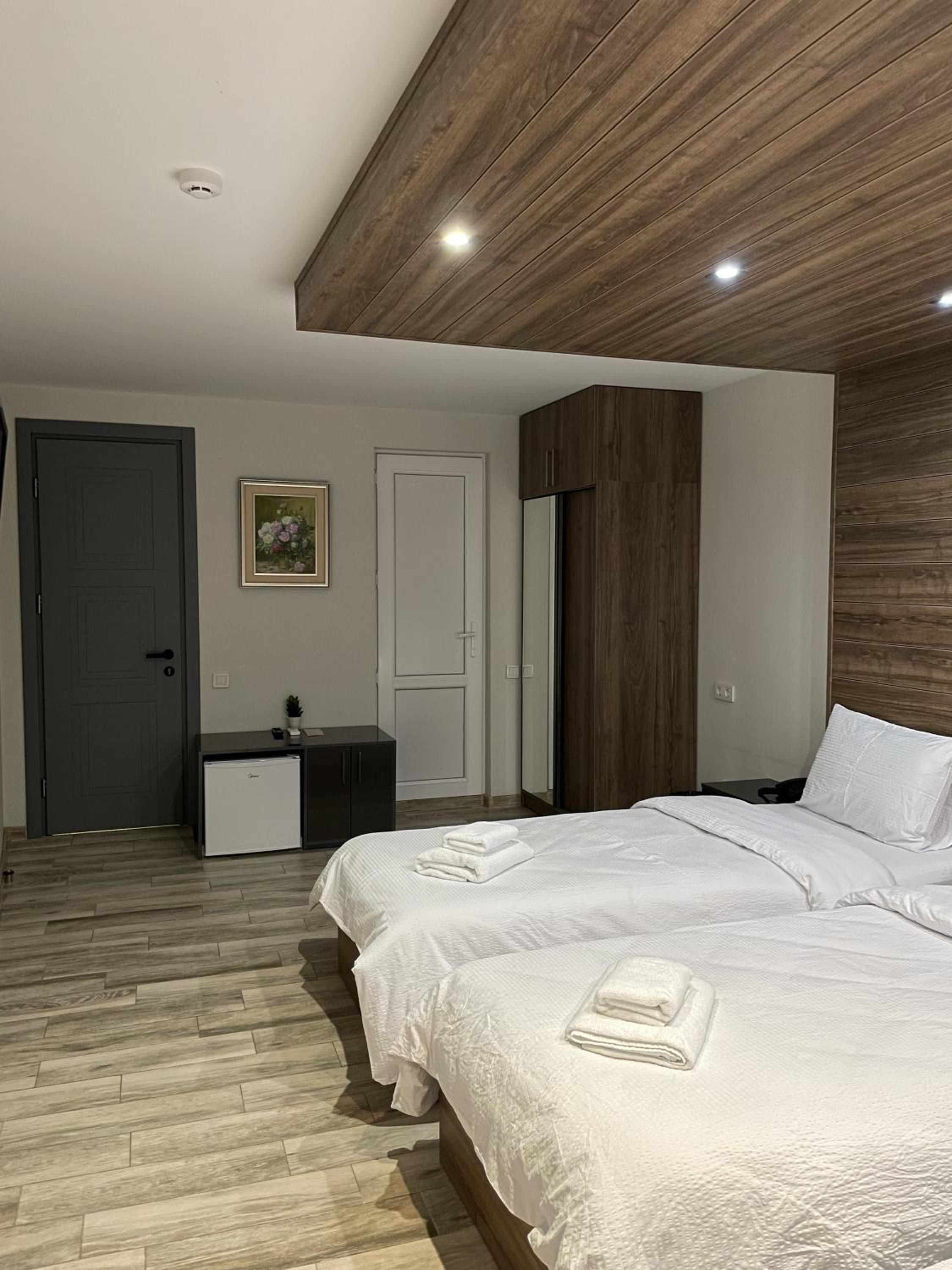 Standard Triple Room - Photo 4