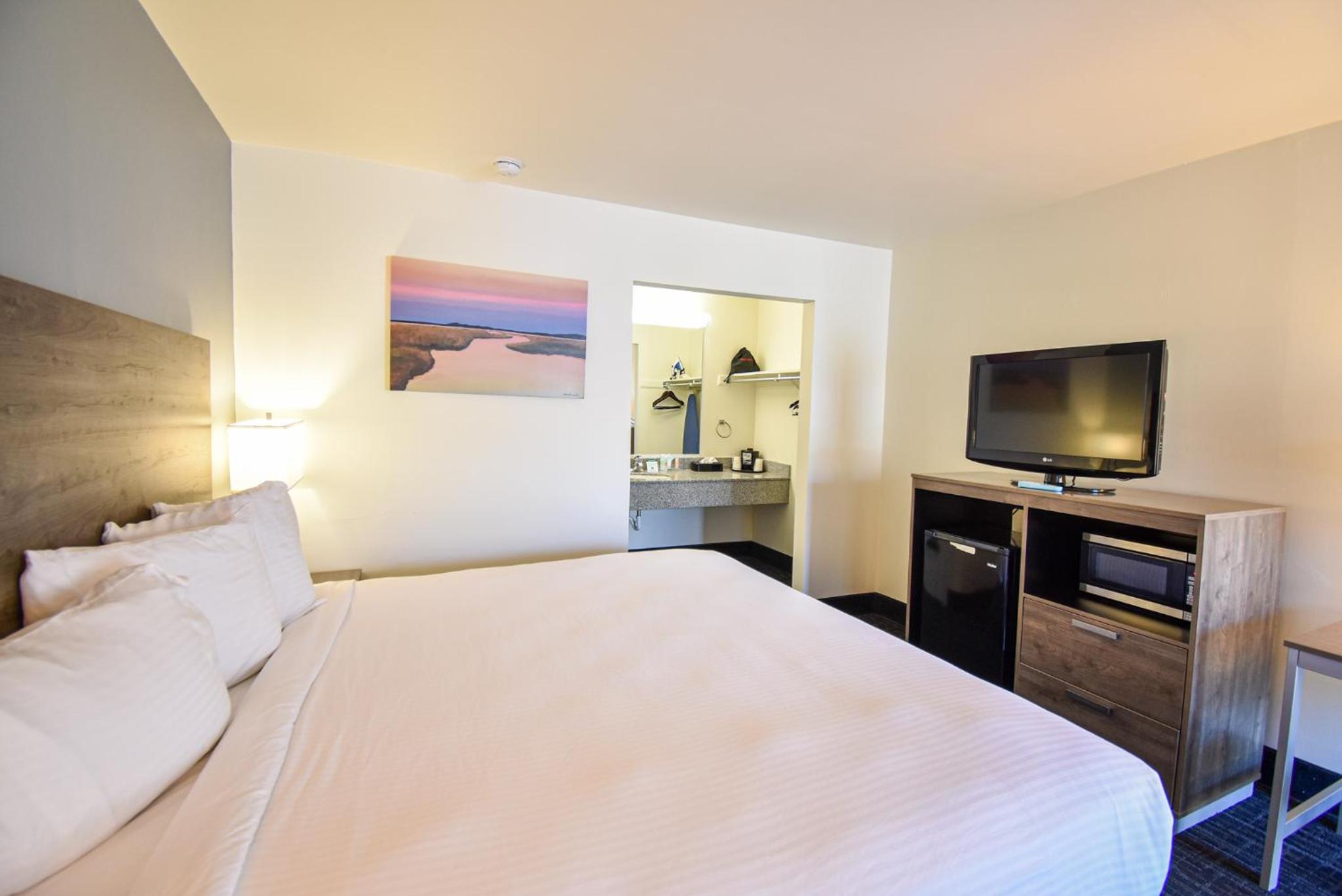 Standard King Room photo 3