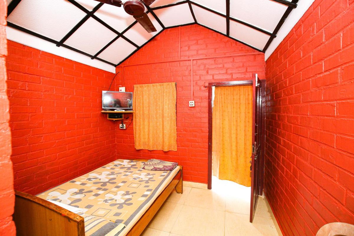 Budget Single Room photo 3