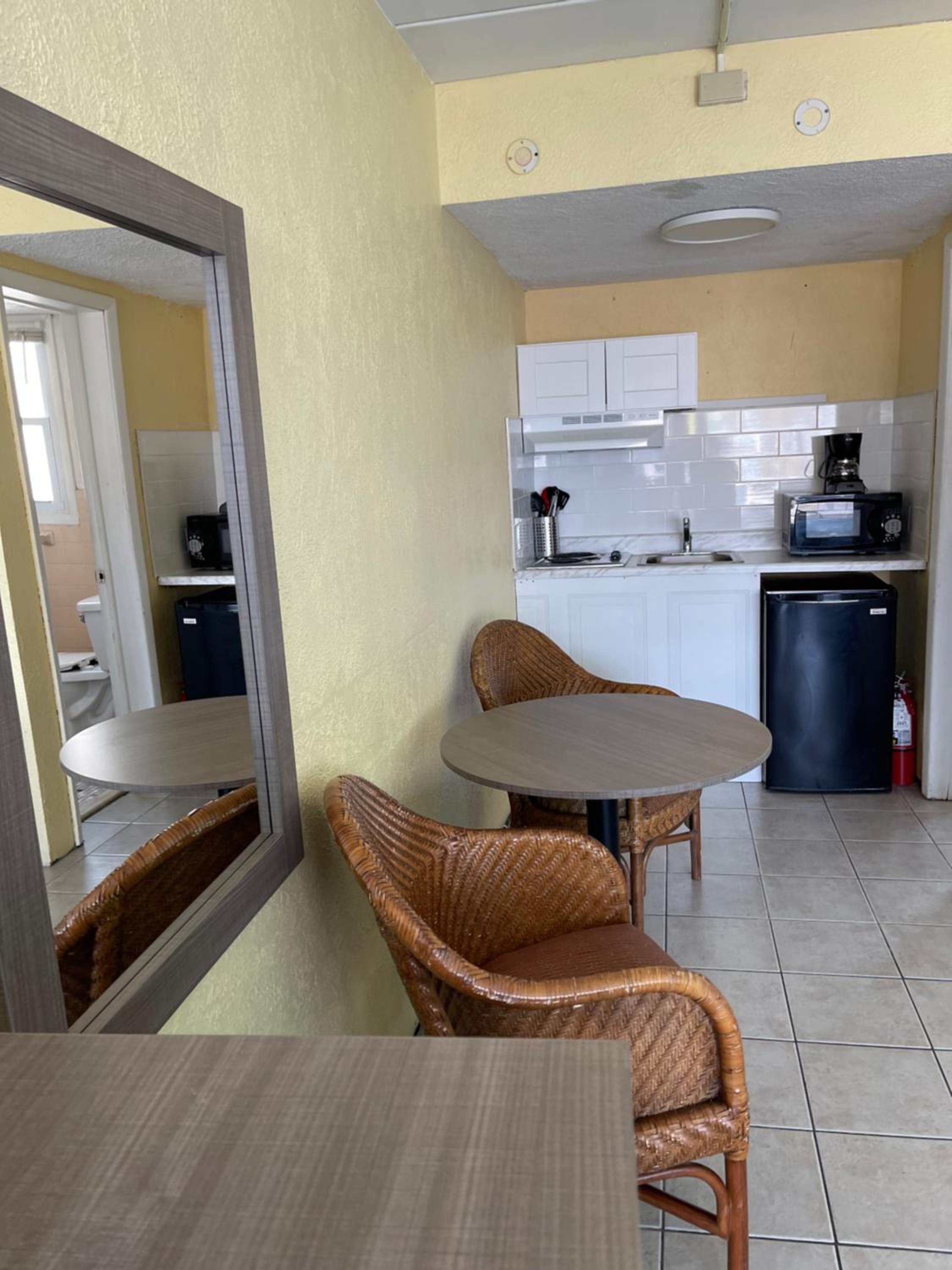 Double Room with Two Double Beds and Kitchenette photo 3