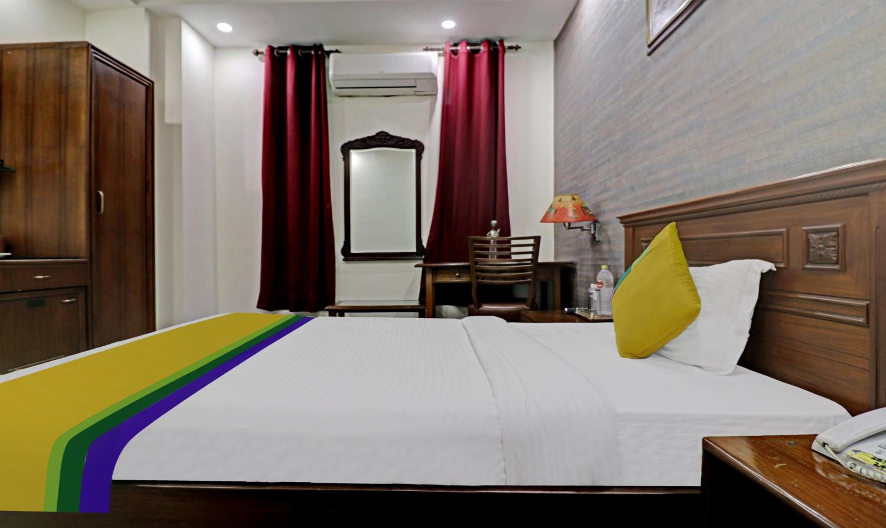 Economy Room