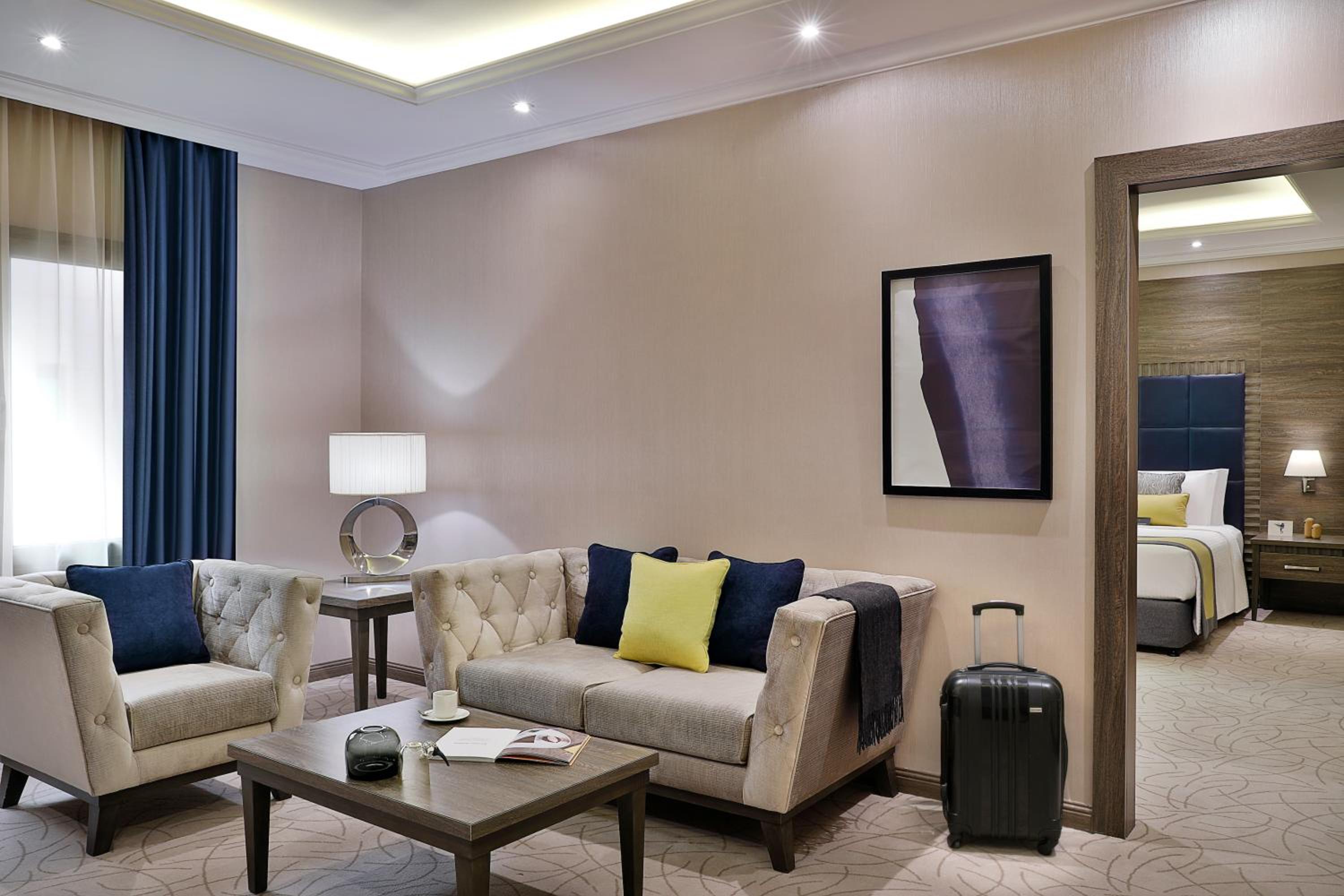 King Suite with City View photo 3