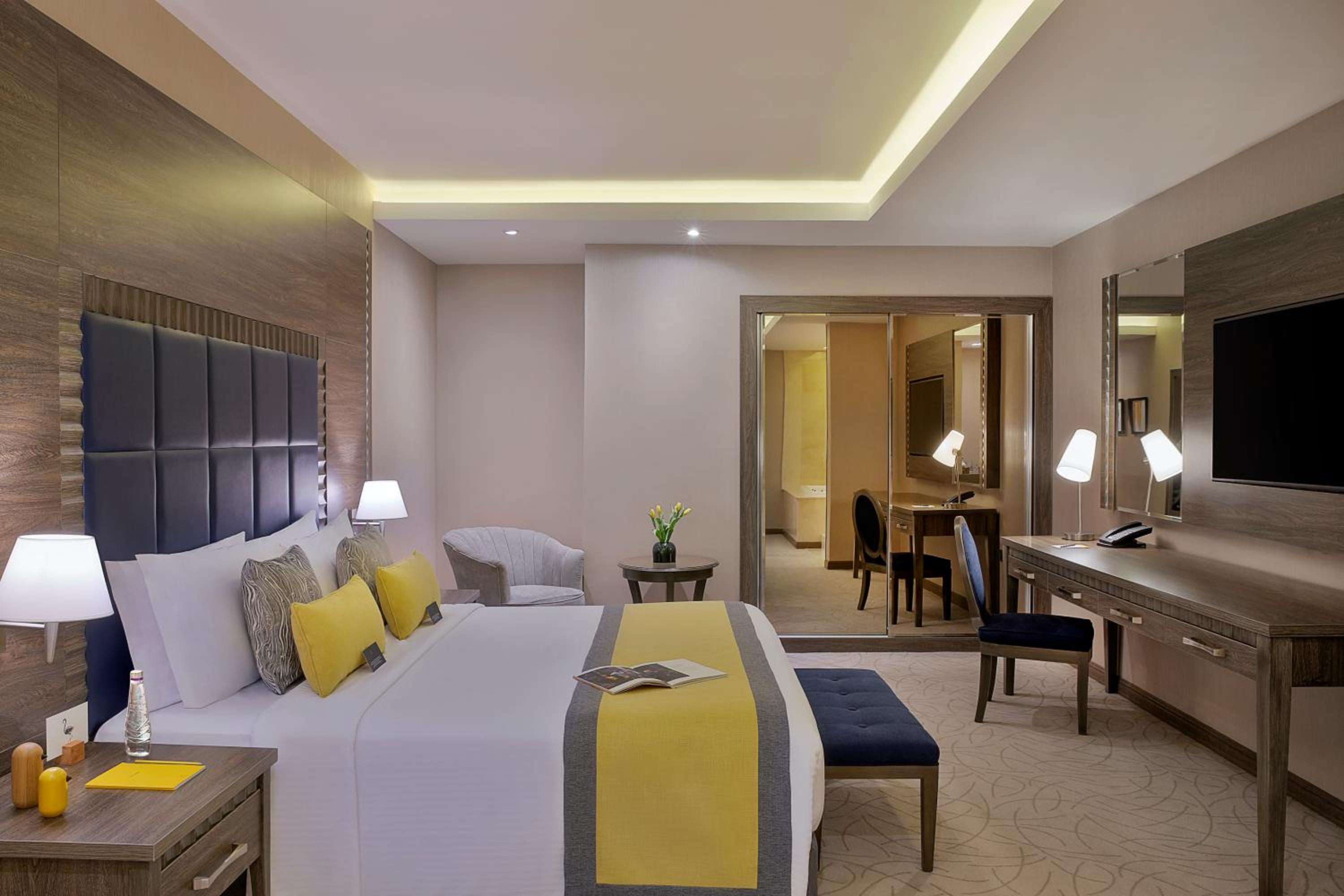 King Suite with Jetted Tub - Non-Smoking