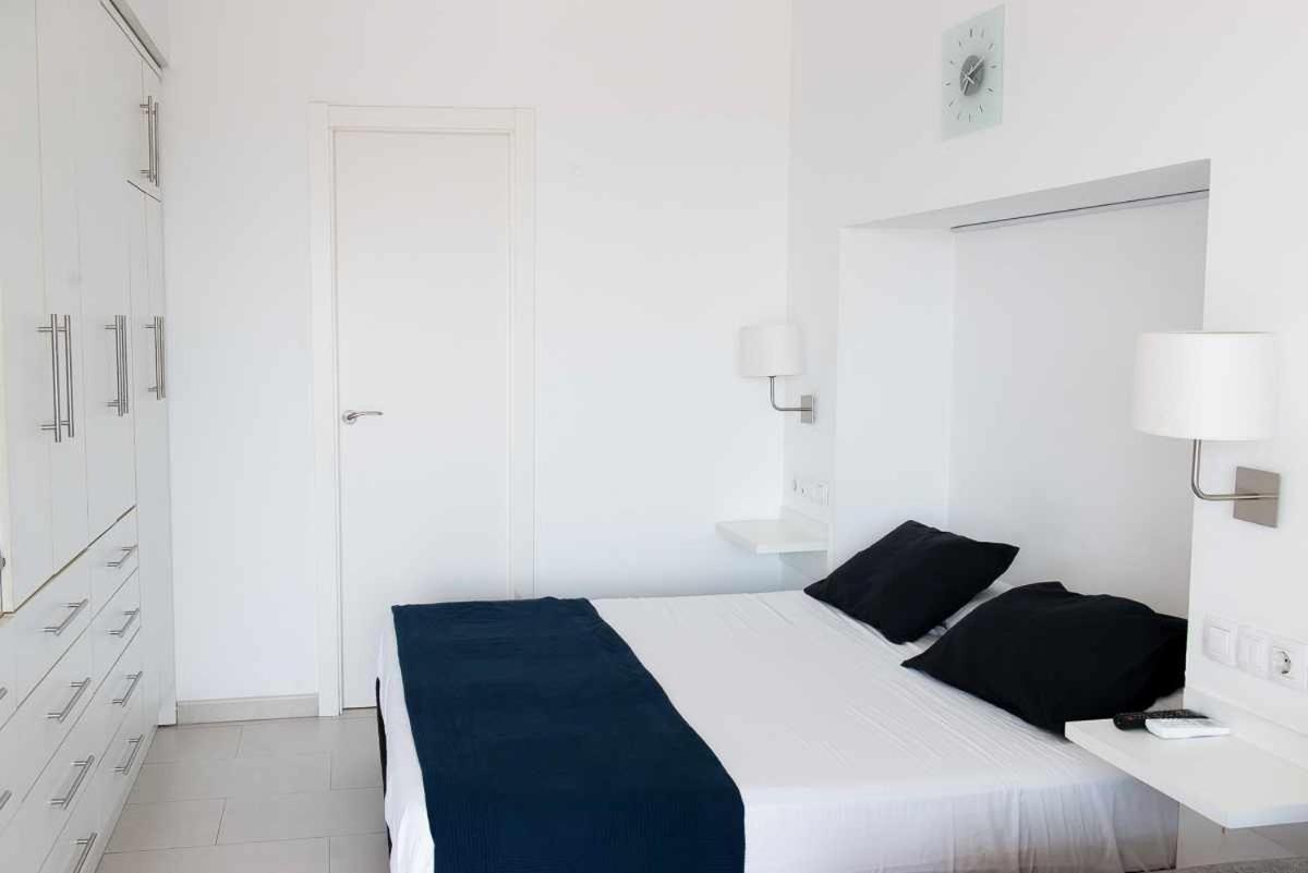 Studio Apartment with Sea View