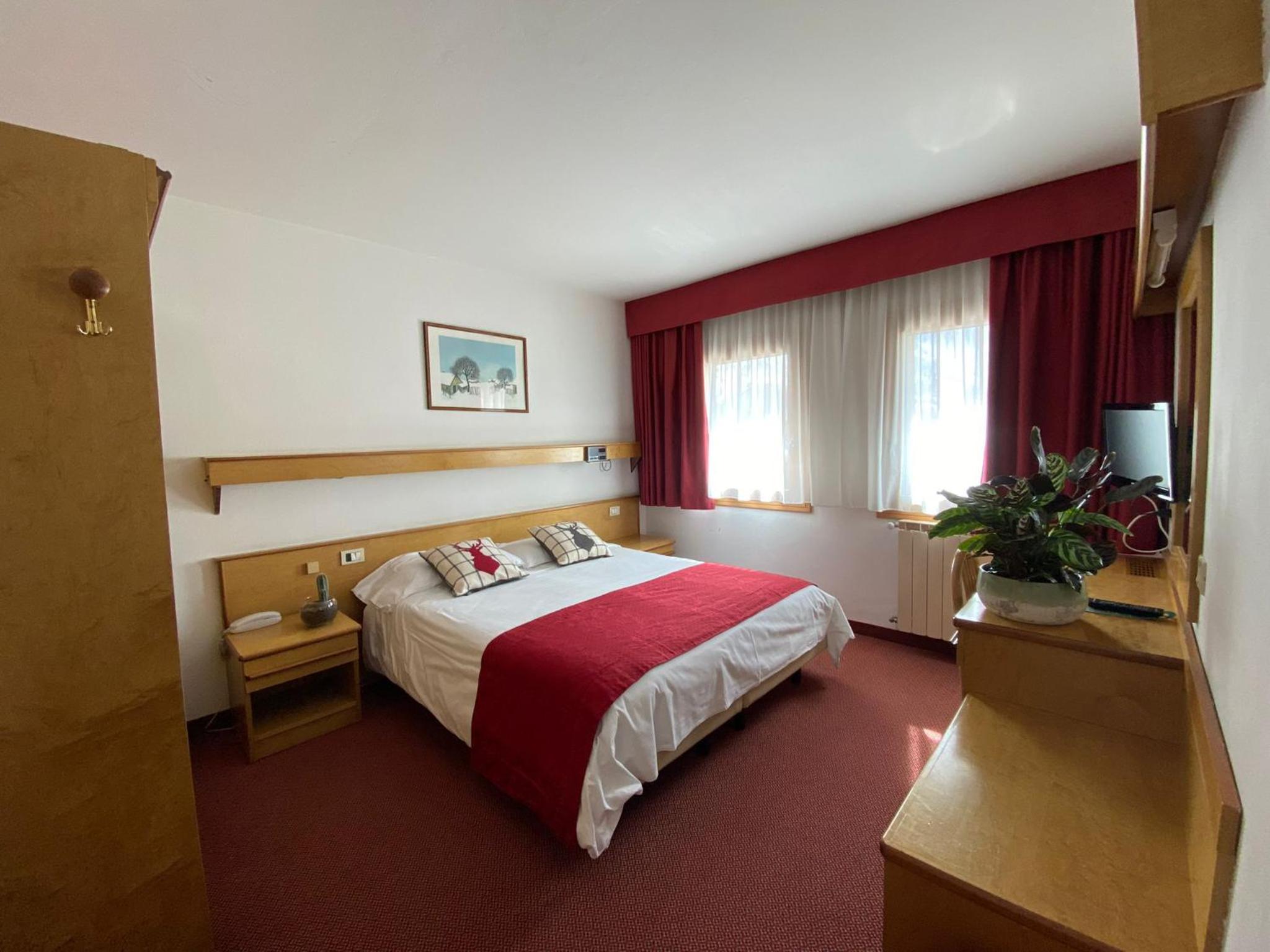 Standard Double or Twin Room - Photo 1