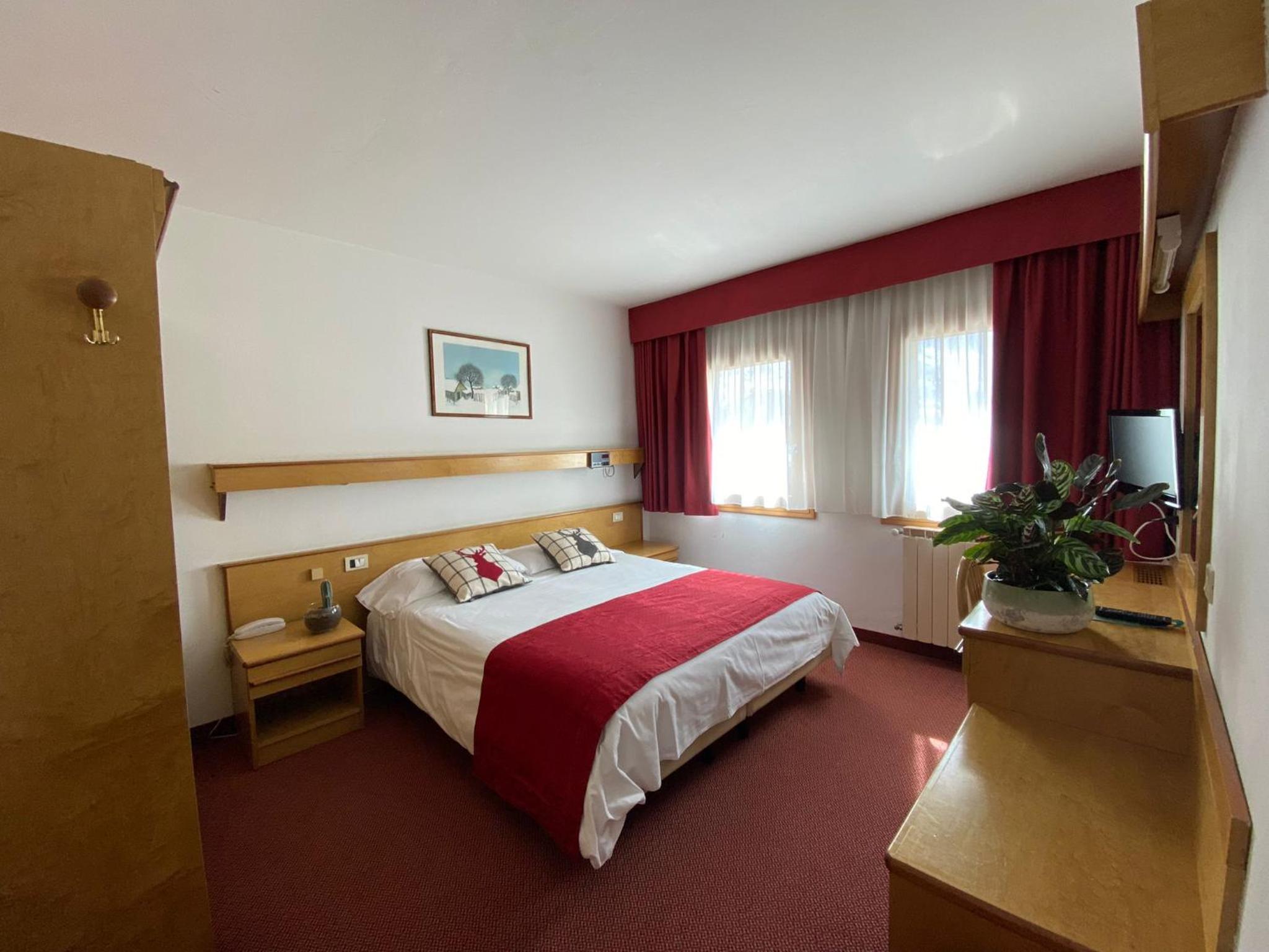 Standard Double or Twin Room - Photo 7