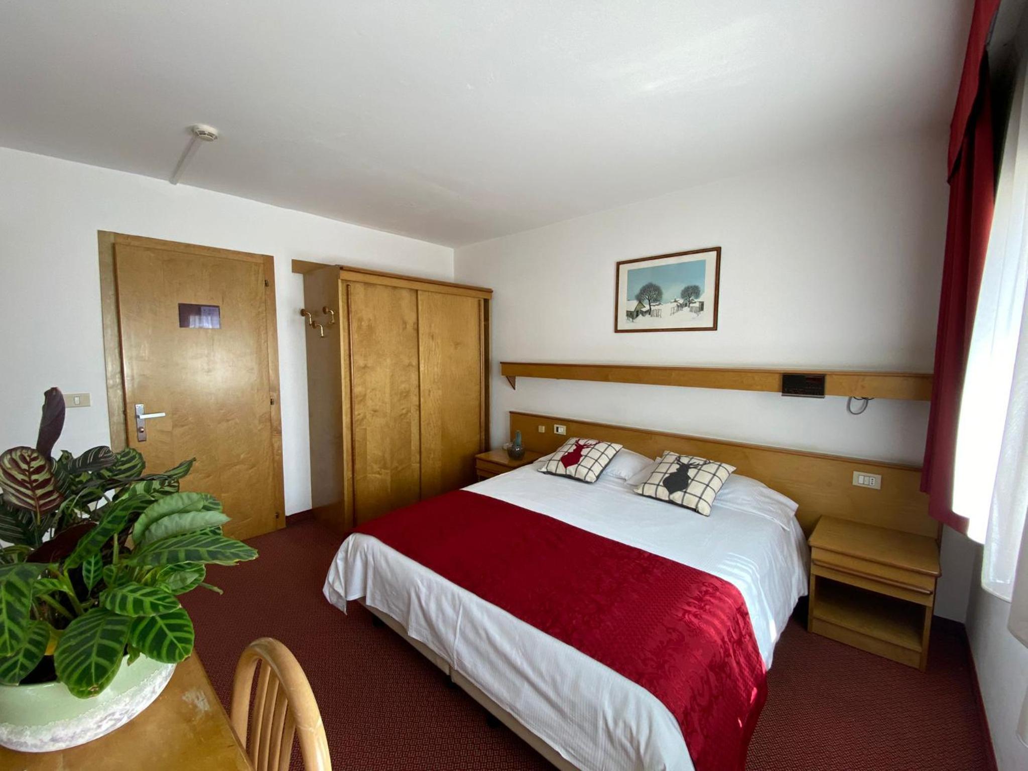Standard Double or Twin Room - Photo 2