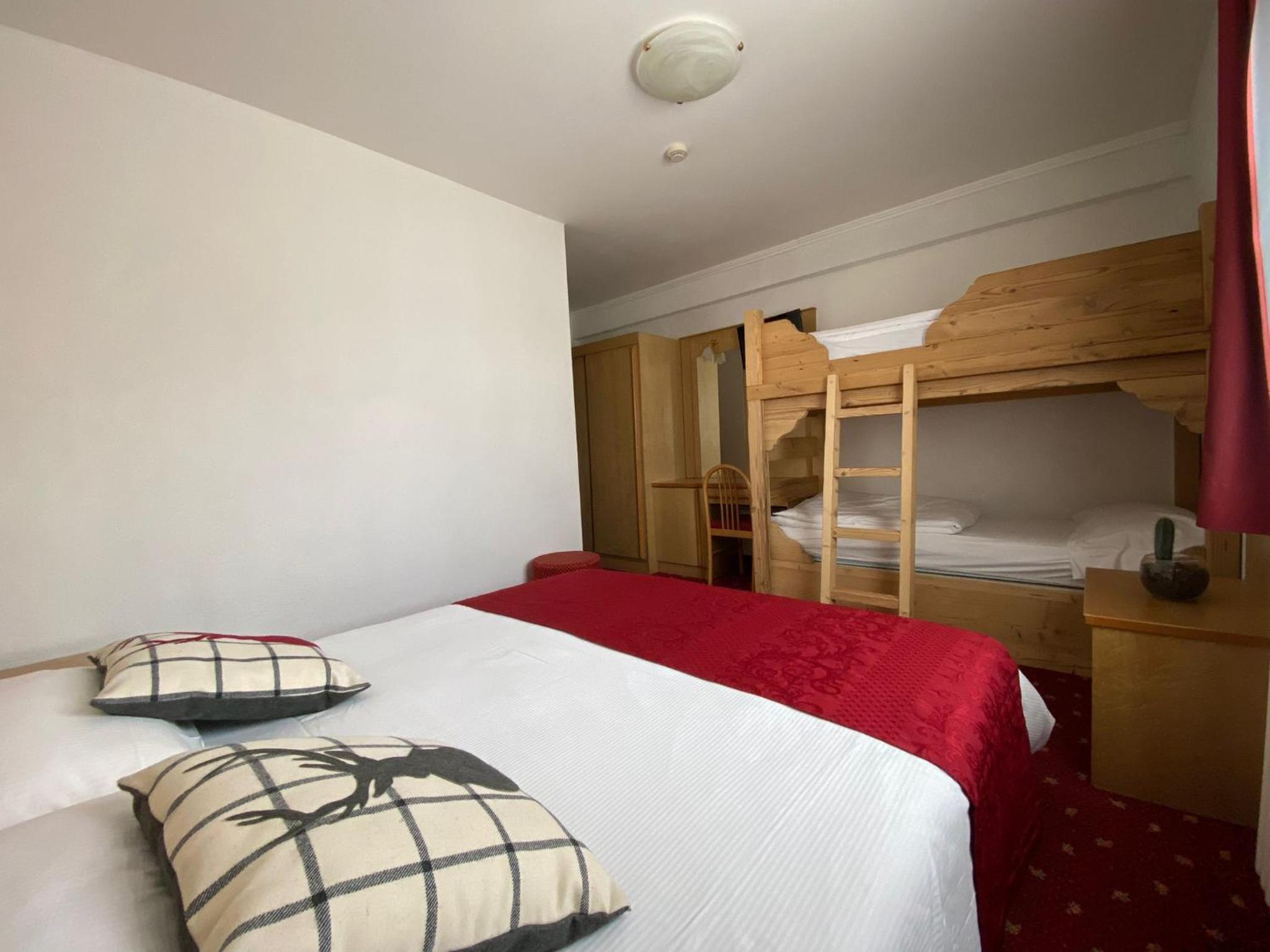 Standard Quadruple Room - Photo 4