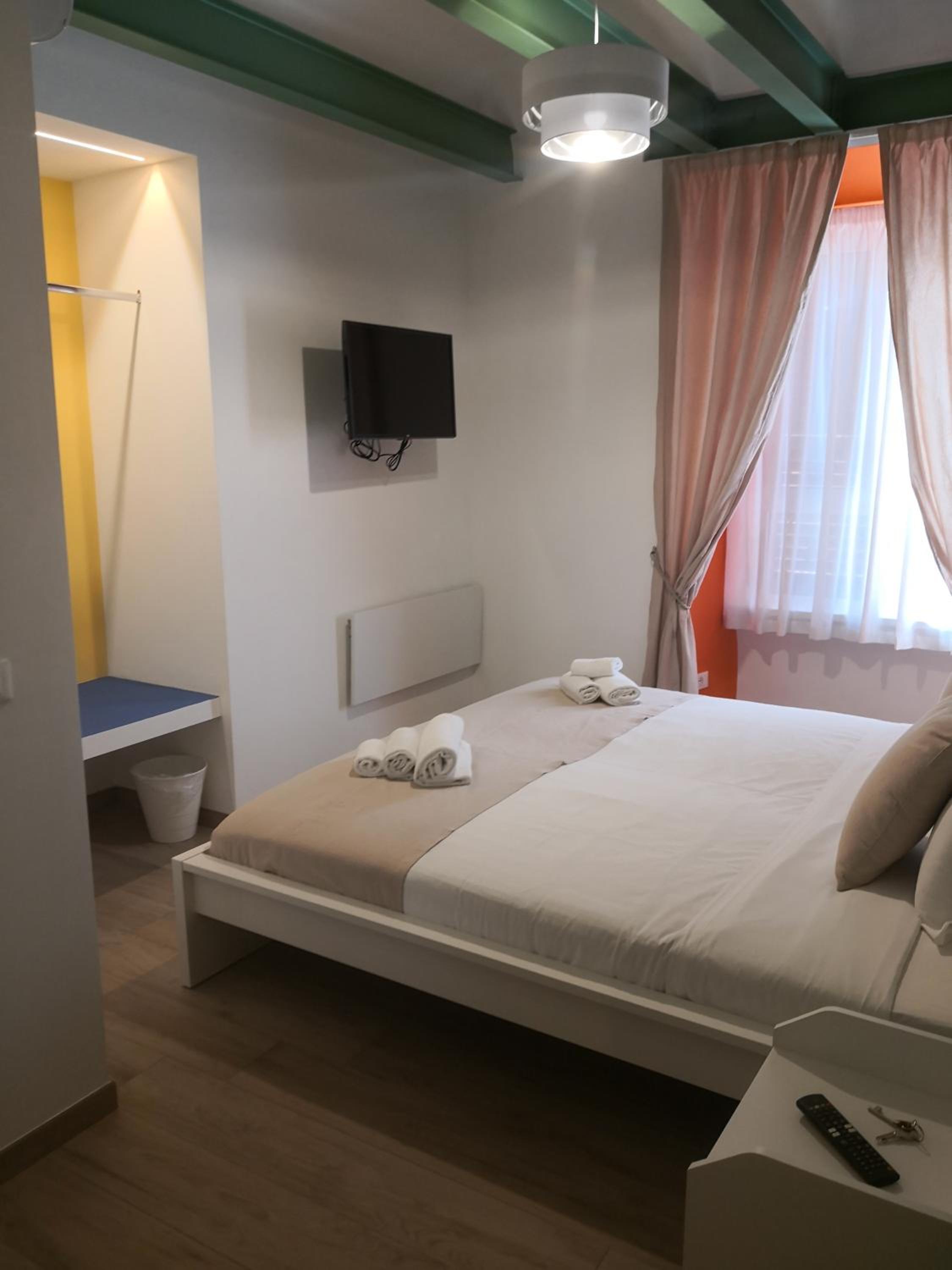 Deluxe King Room photo 3