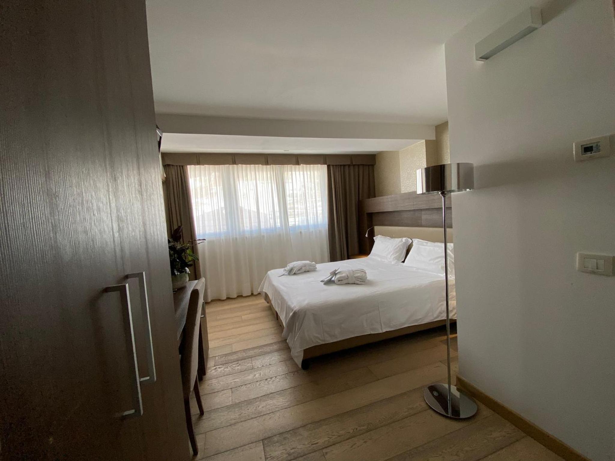 Deluxe Double Room - Photo 1