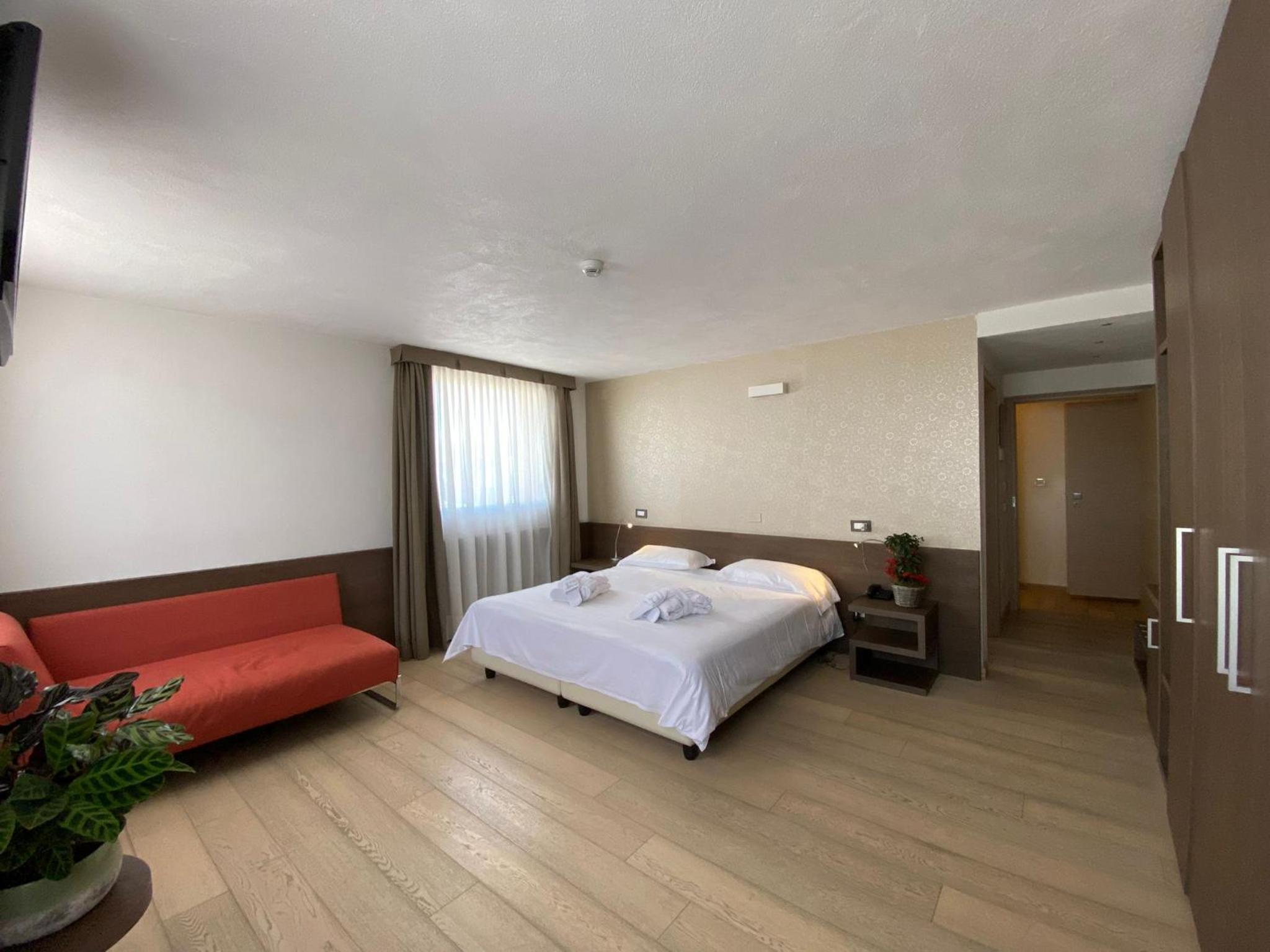 Deluxe Quadruple Room - Photo 4