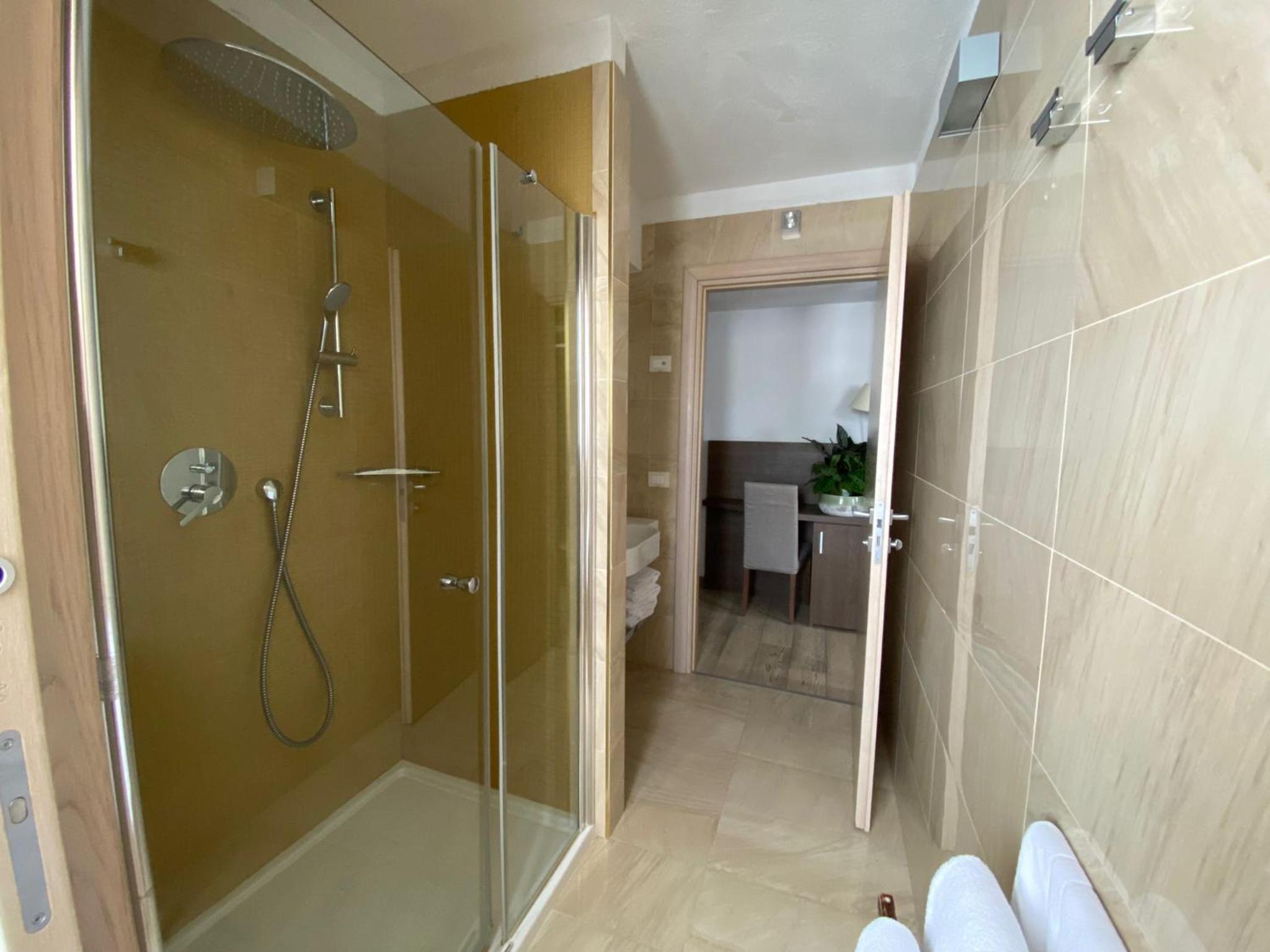 Deluxe Double Room - Photo 4