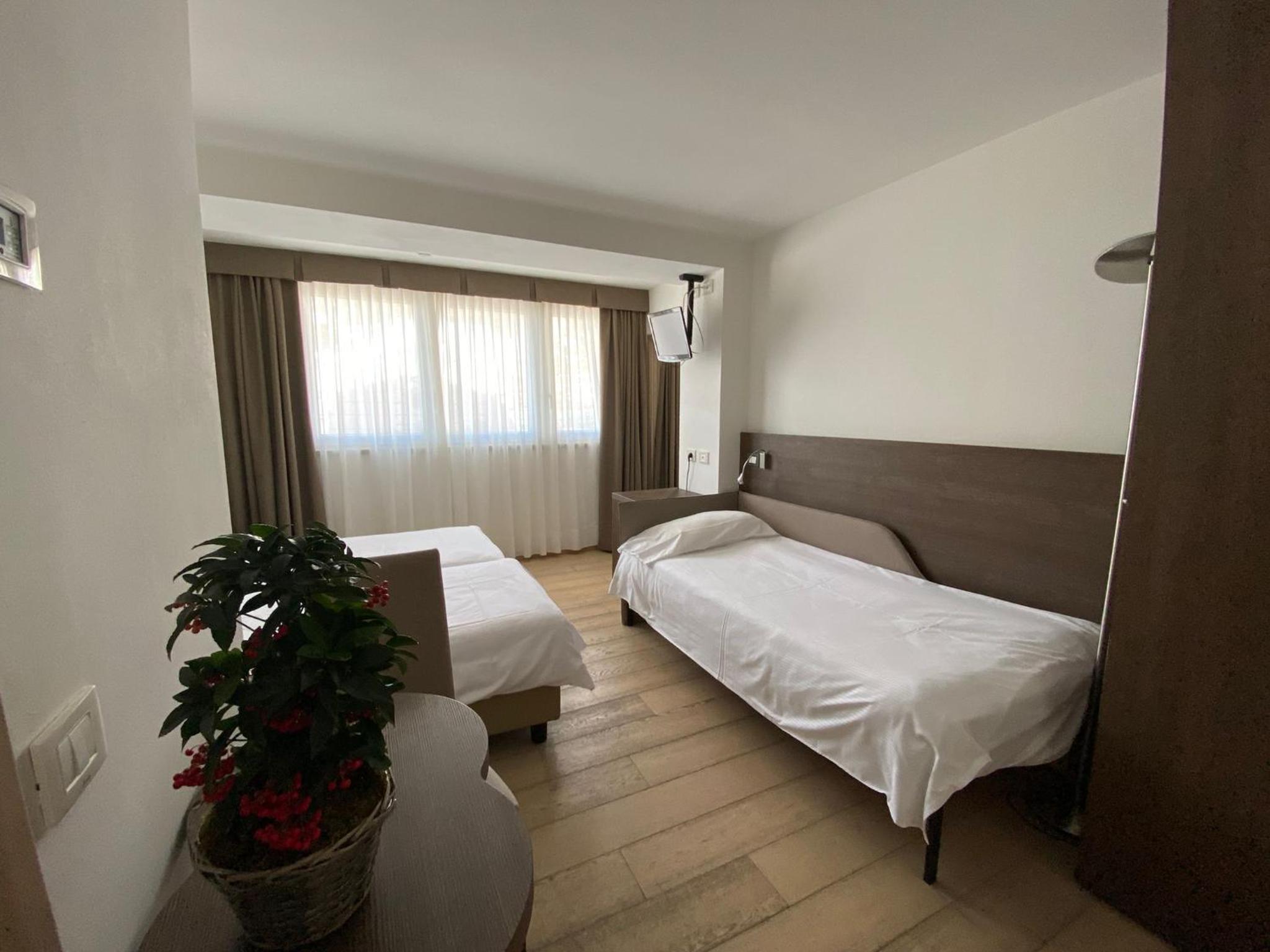 Deluxe Family Room - Photo 3