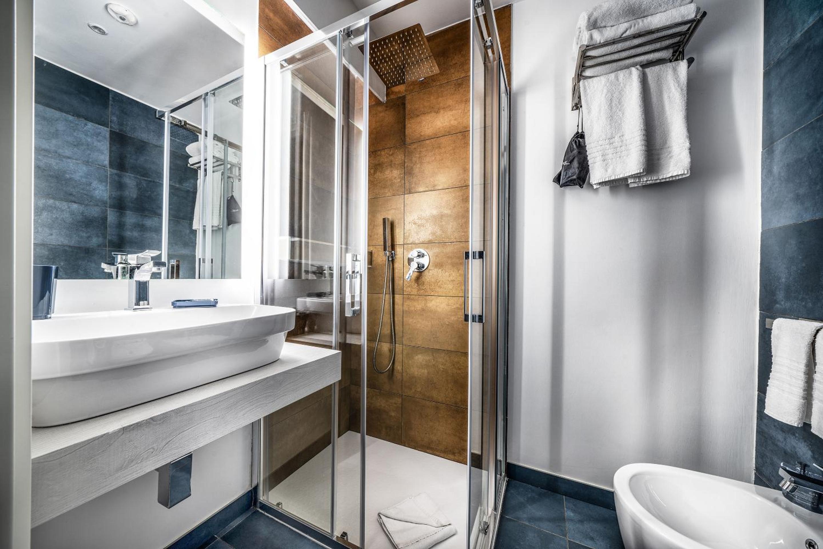 Superior Double or Twin Room photo 3