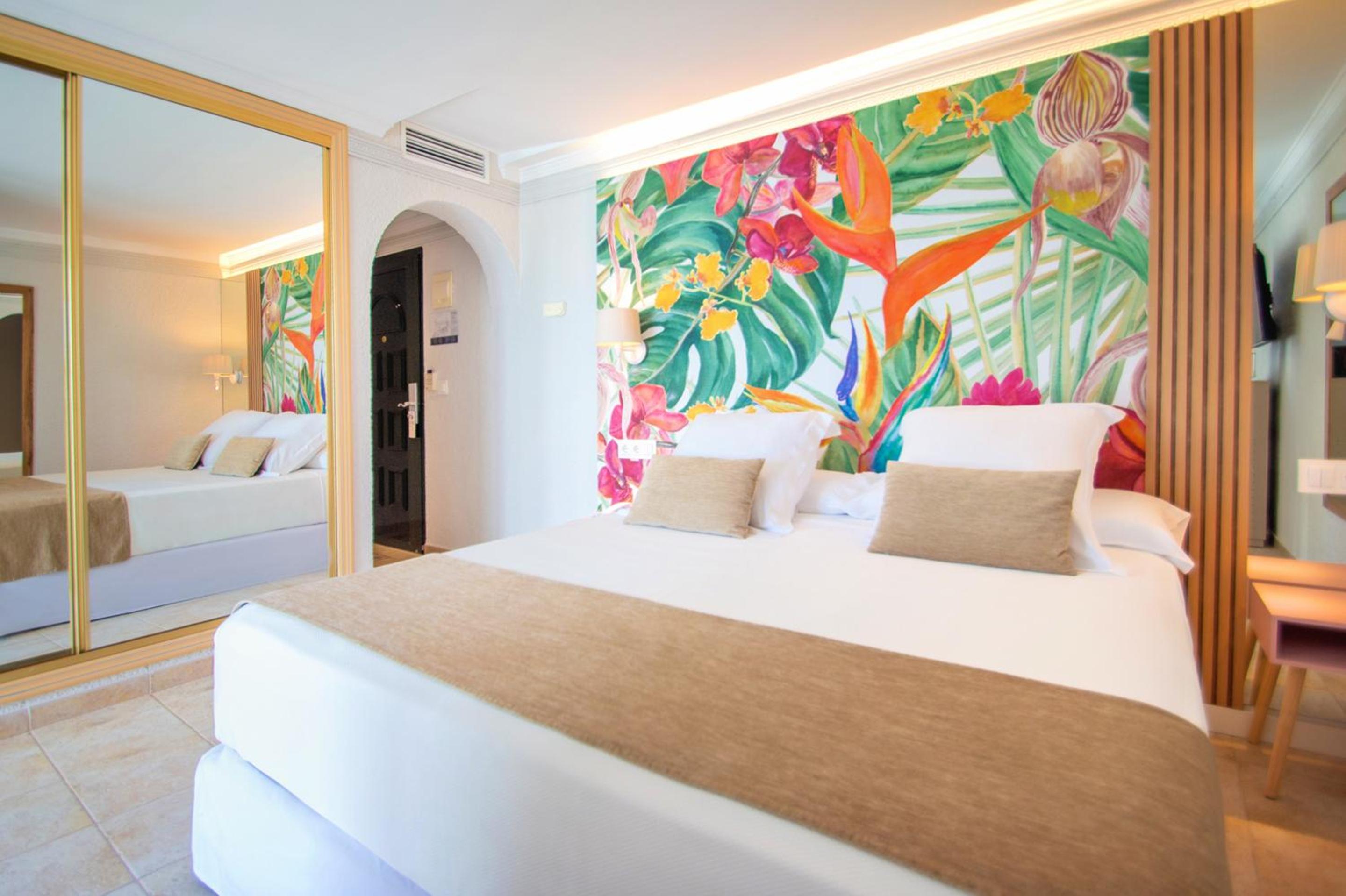 Habitación Doble Deluxe con Balcón y Vista al Mar Habitación Doble Deluxe con Balcón y Vista al Mar