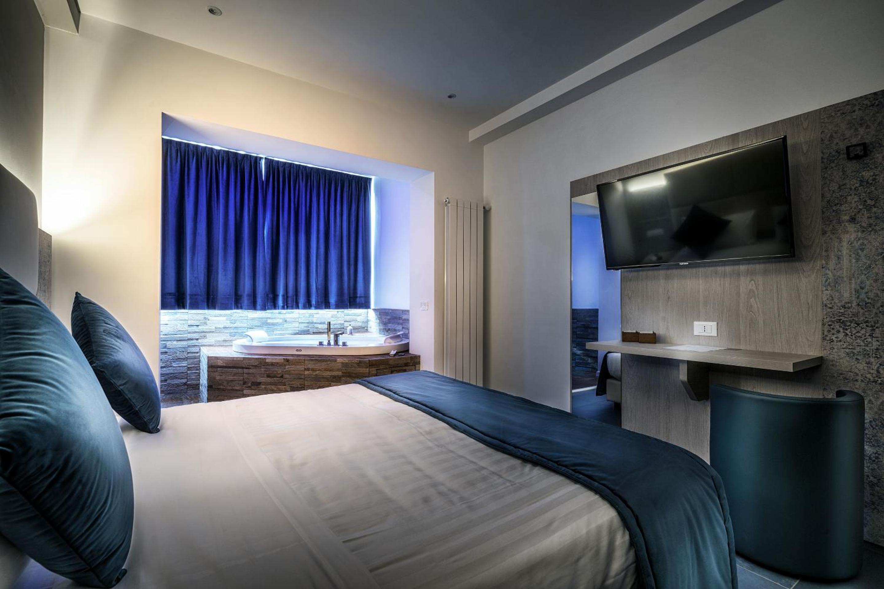 Deluxe Double or Twin Room photo 1