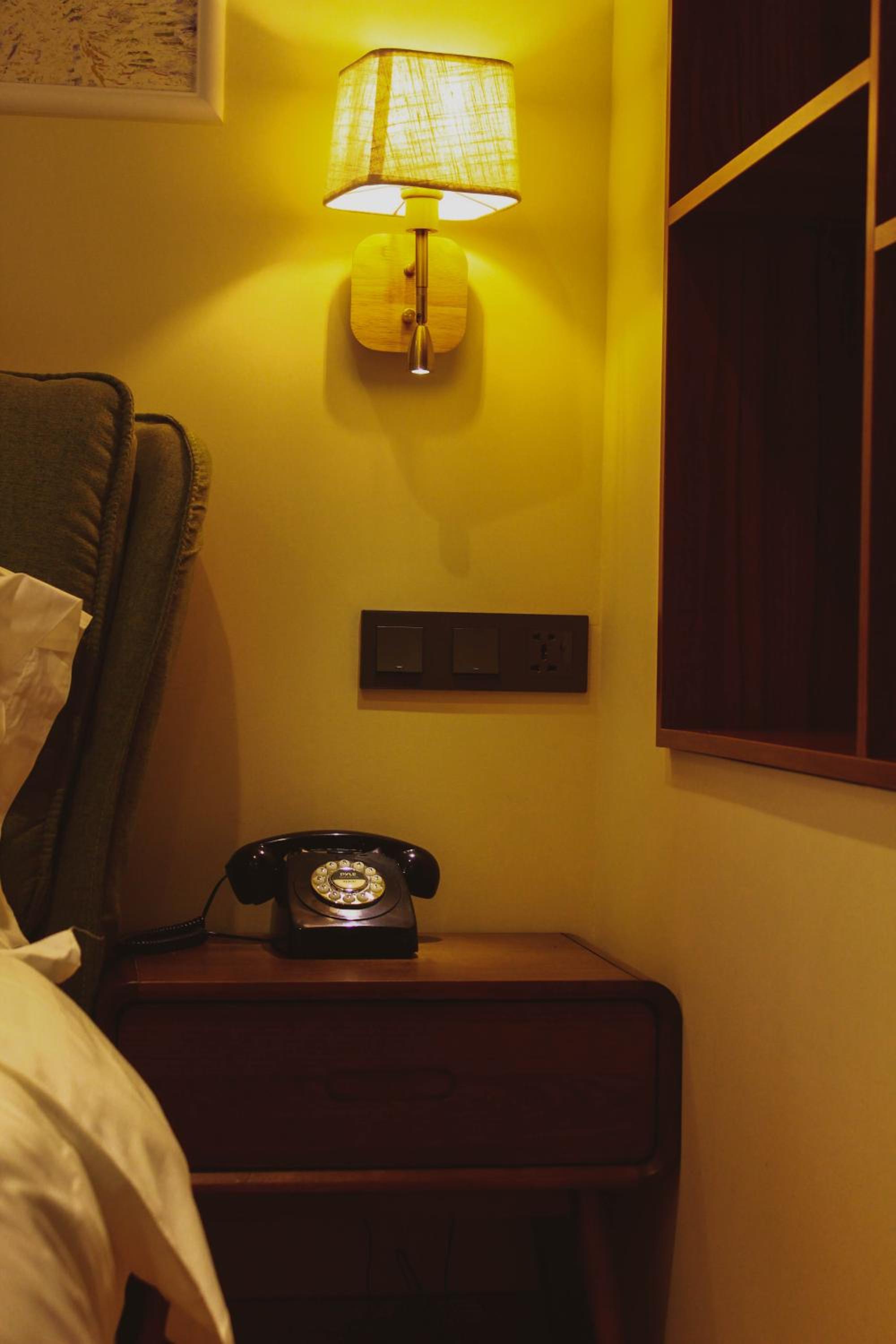 Standard Queen Room - Photo 6