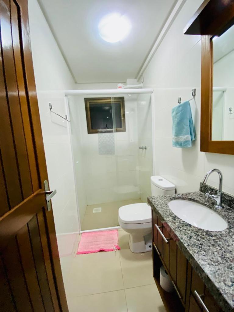 Twin Room with Private Bathroom photo 2