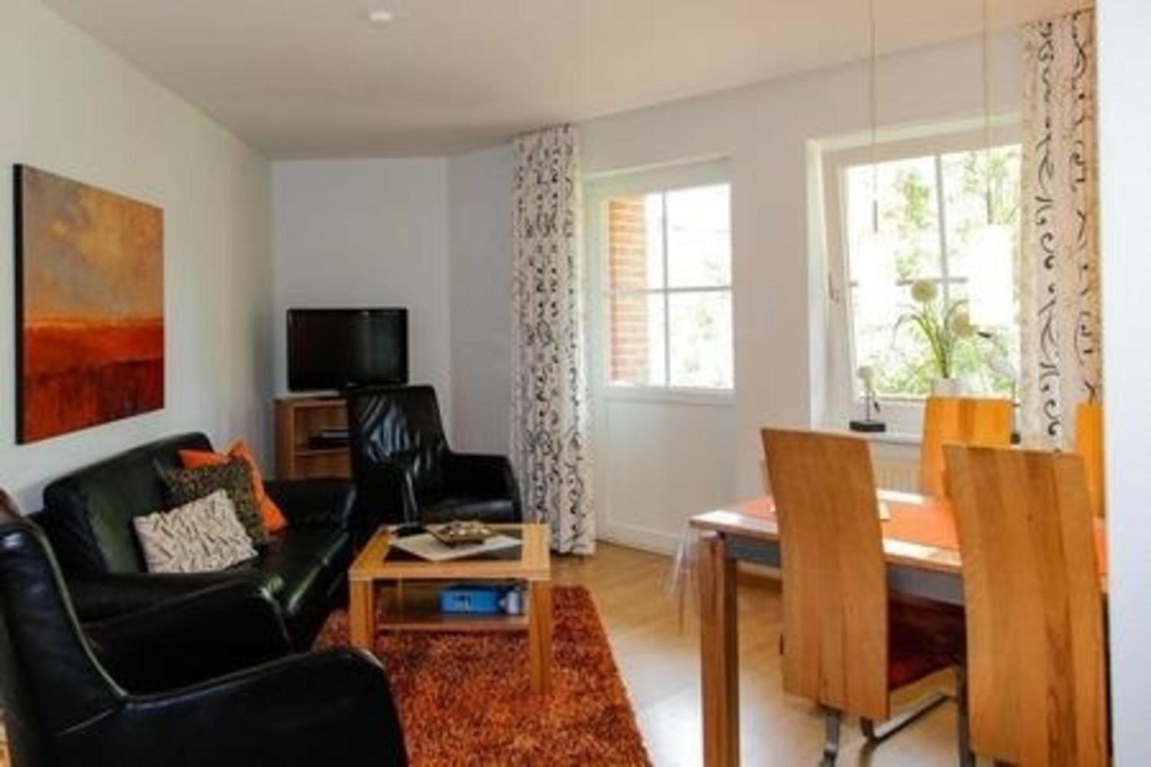 Apartment photo 2