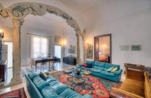 King Room with Balcony photo 1