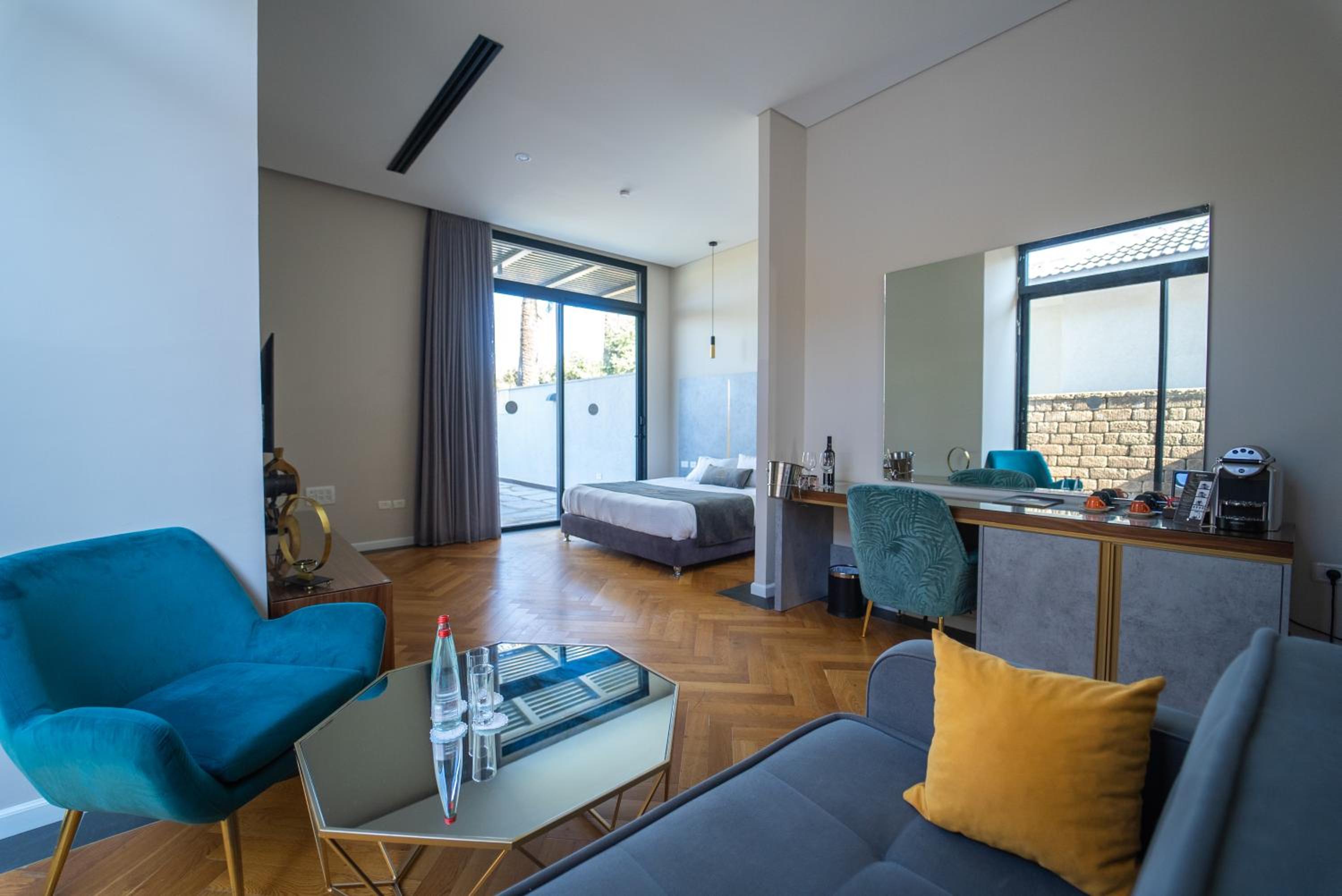 Emerald Garden Suite with Spa Bath & Private Sauna